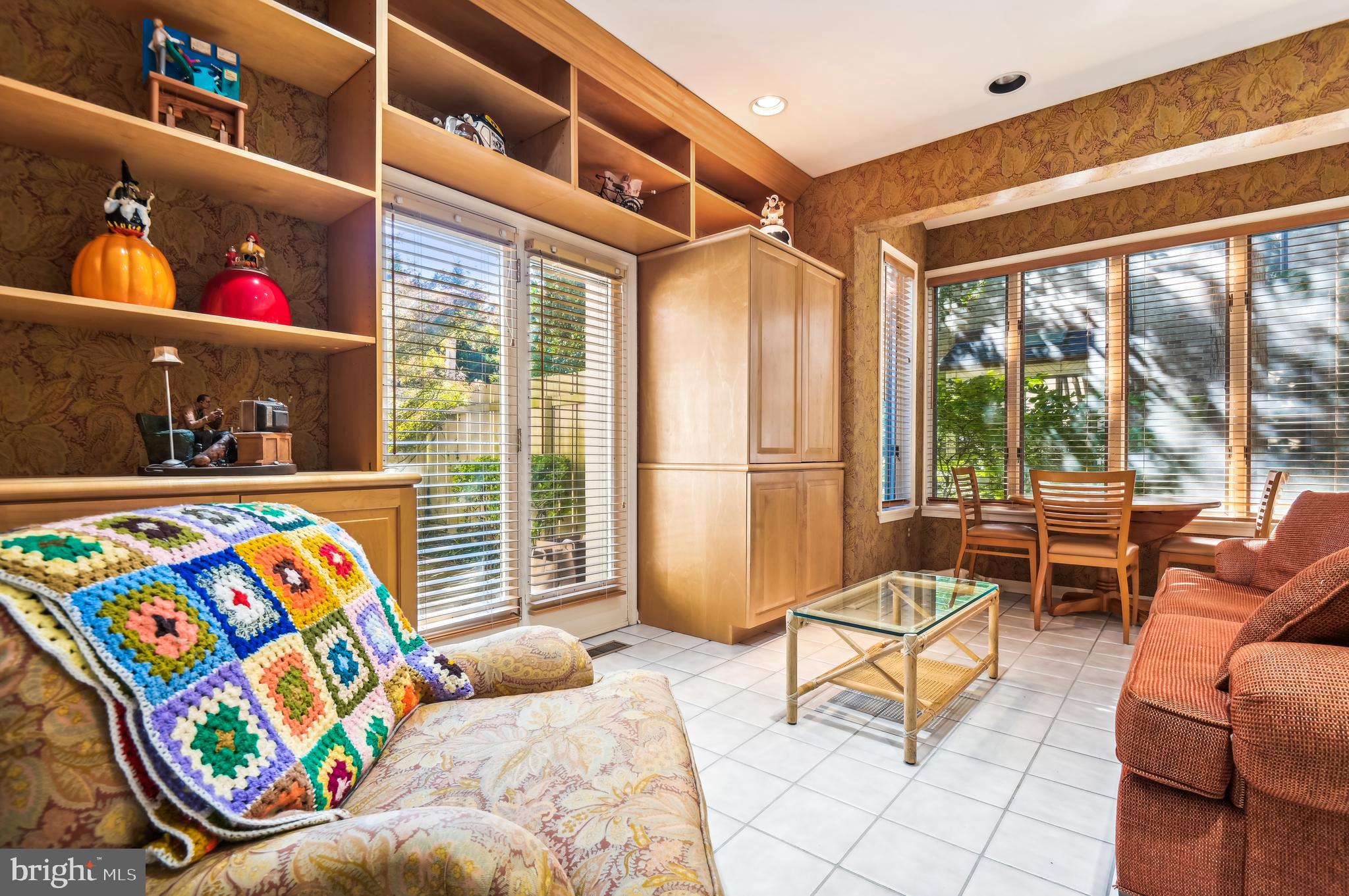 NORTH ROLAND PARK - Residential