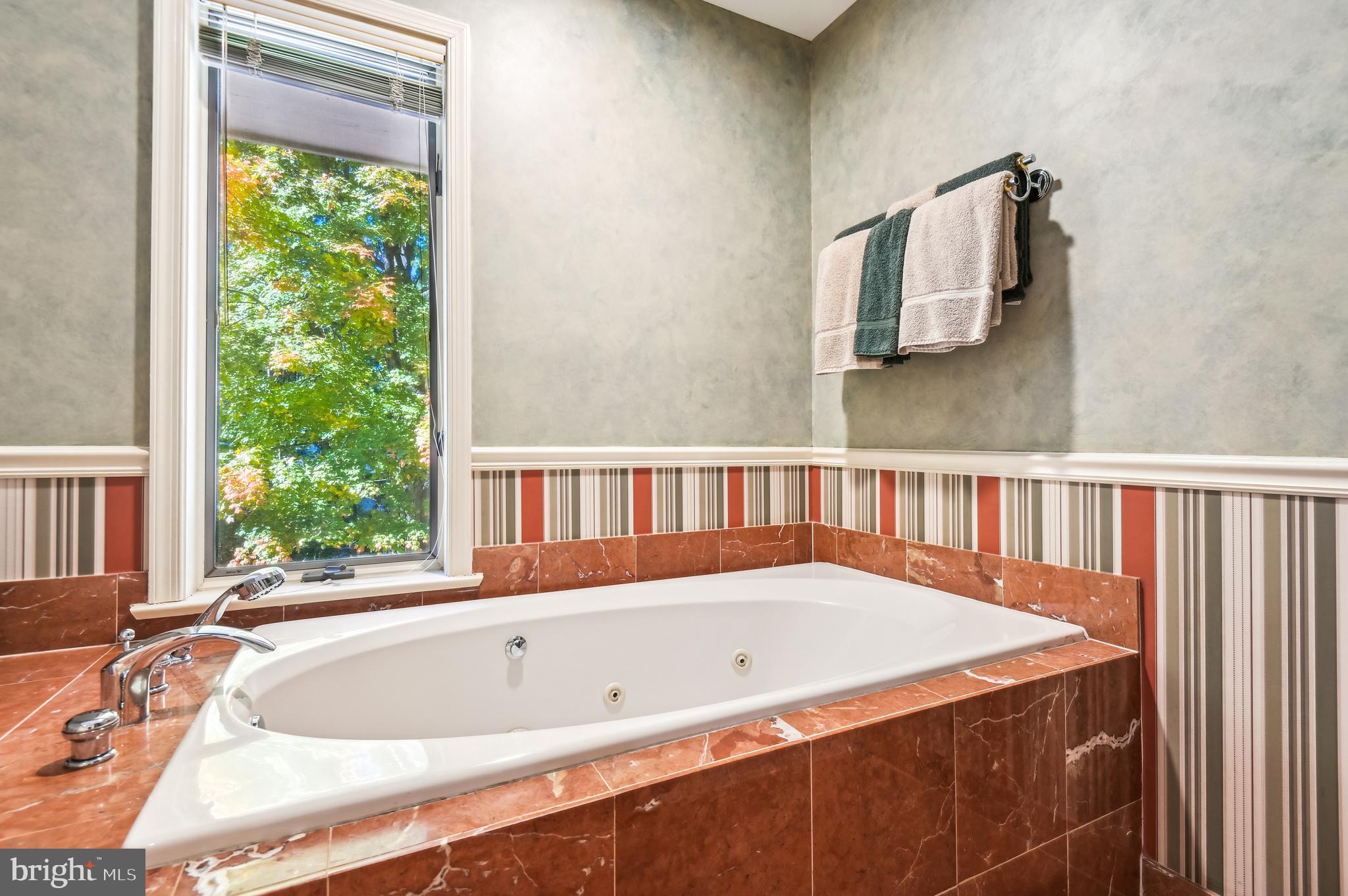 NORTH ROLAND PARK - Residential
