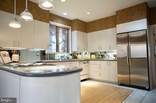 NORTH ROLAND PARK - Residential