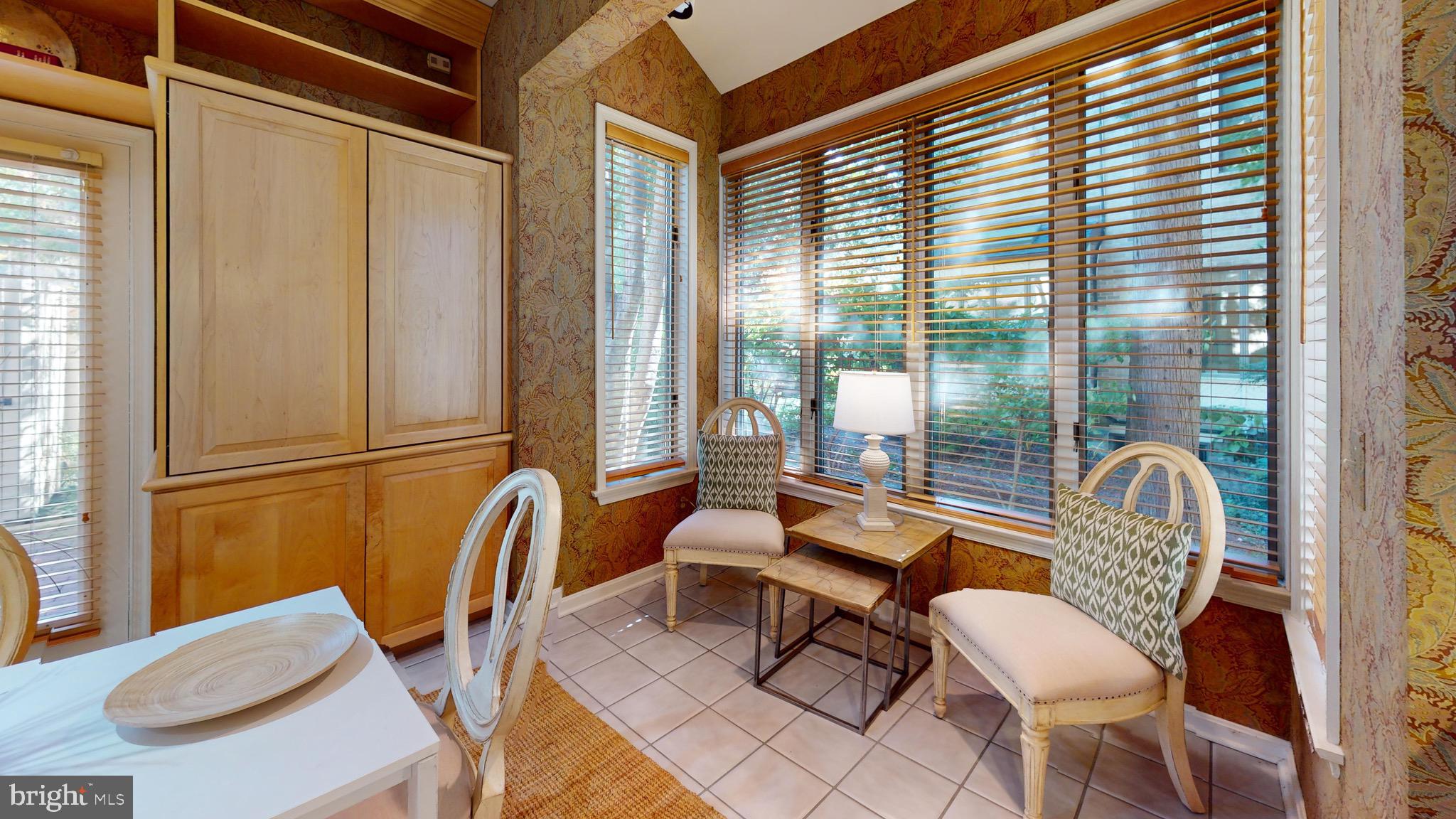 NORTH ROLAND PARK - Residential