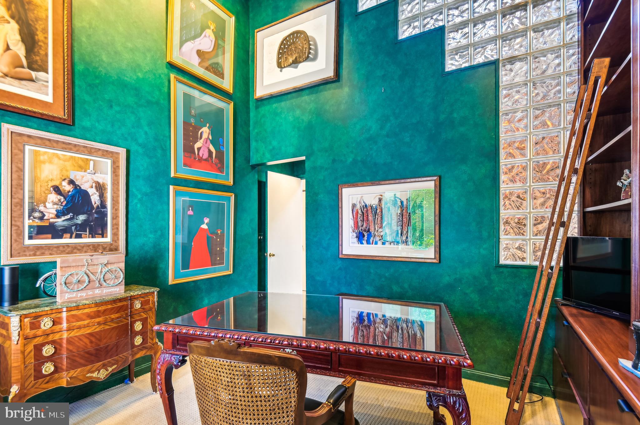 NORTH ROLAND PARK - Residential