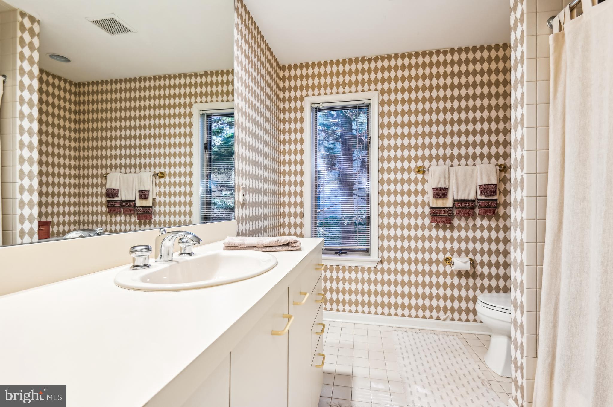NORTH ROLAND PARK - Residential