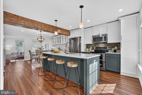 Photo of 5707 Lawsons Hill Court, ALEXANDRIA, VA 22310 (MLS # VAFX2288388)