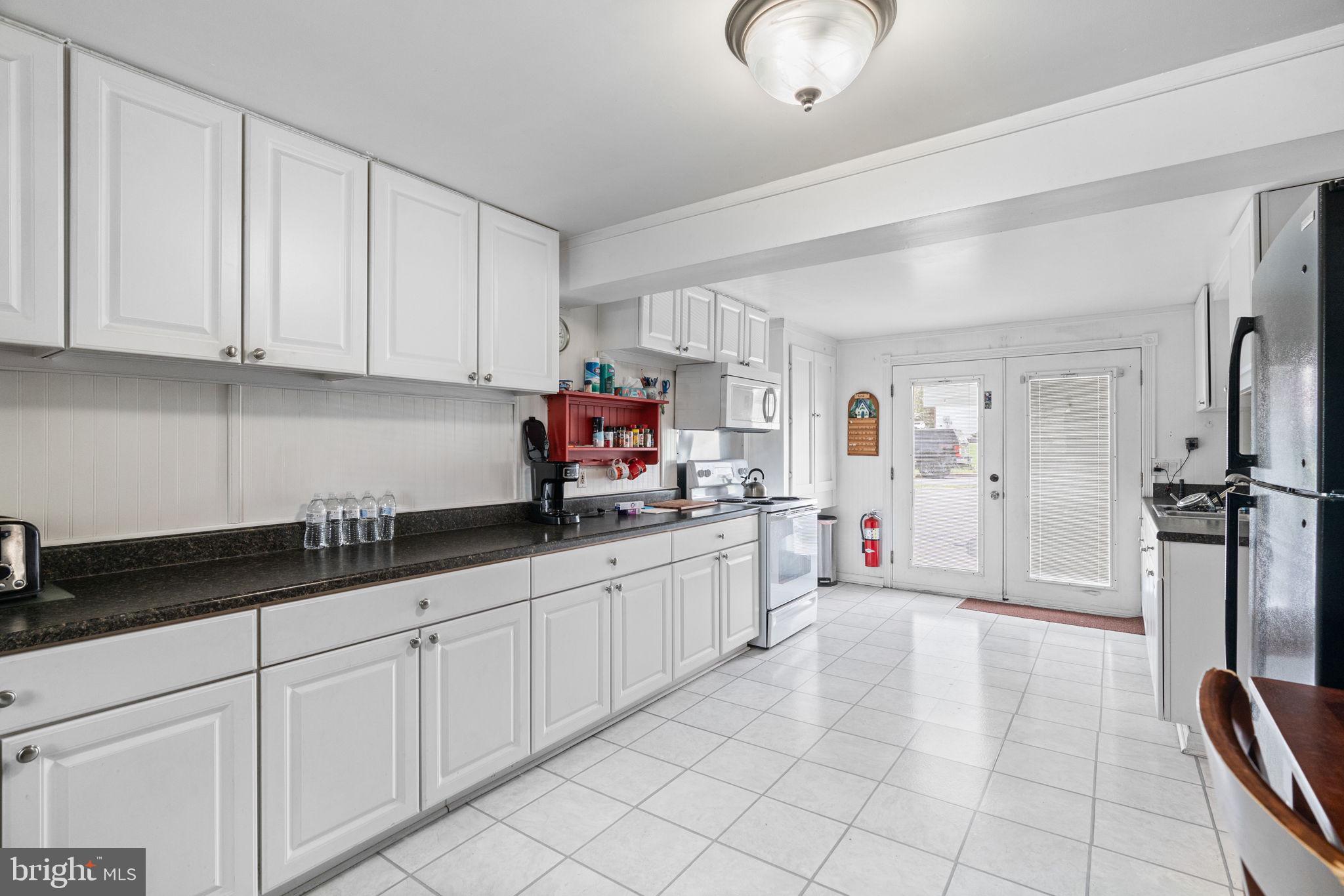 PINE KNOLL - Residential