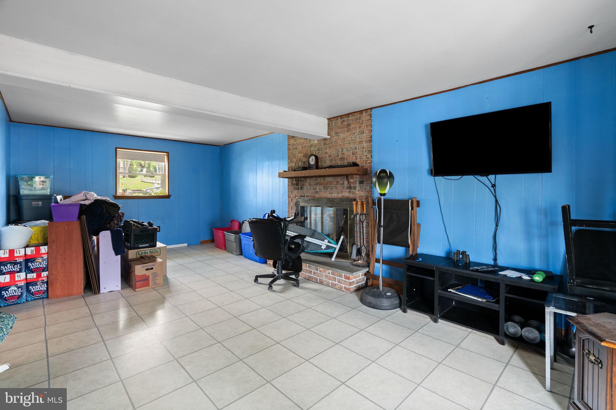 PINE KNOLL - Residential