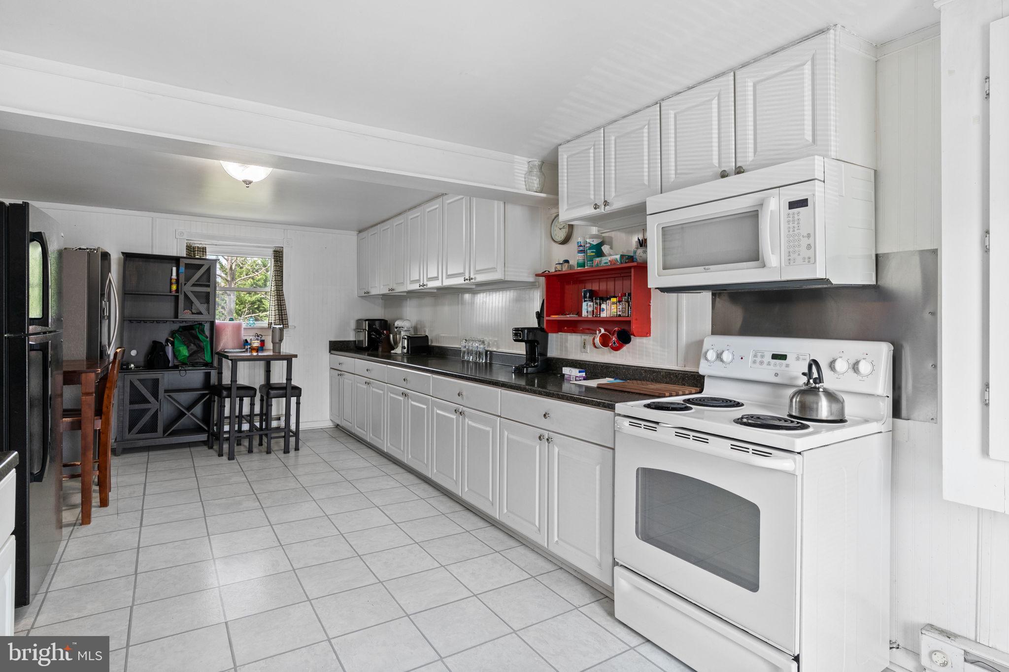 PINE KNOLL - Residential