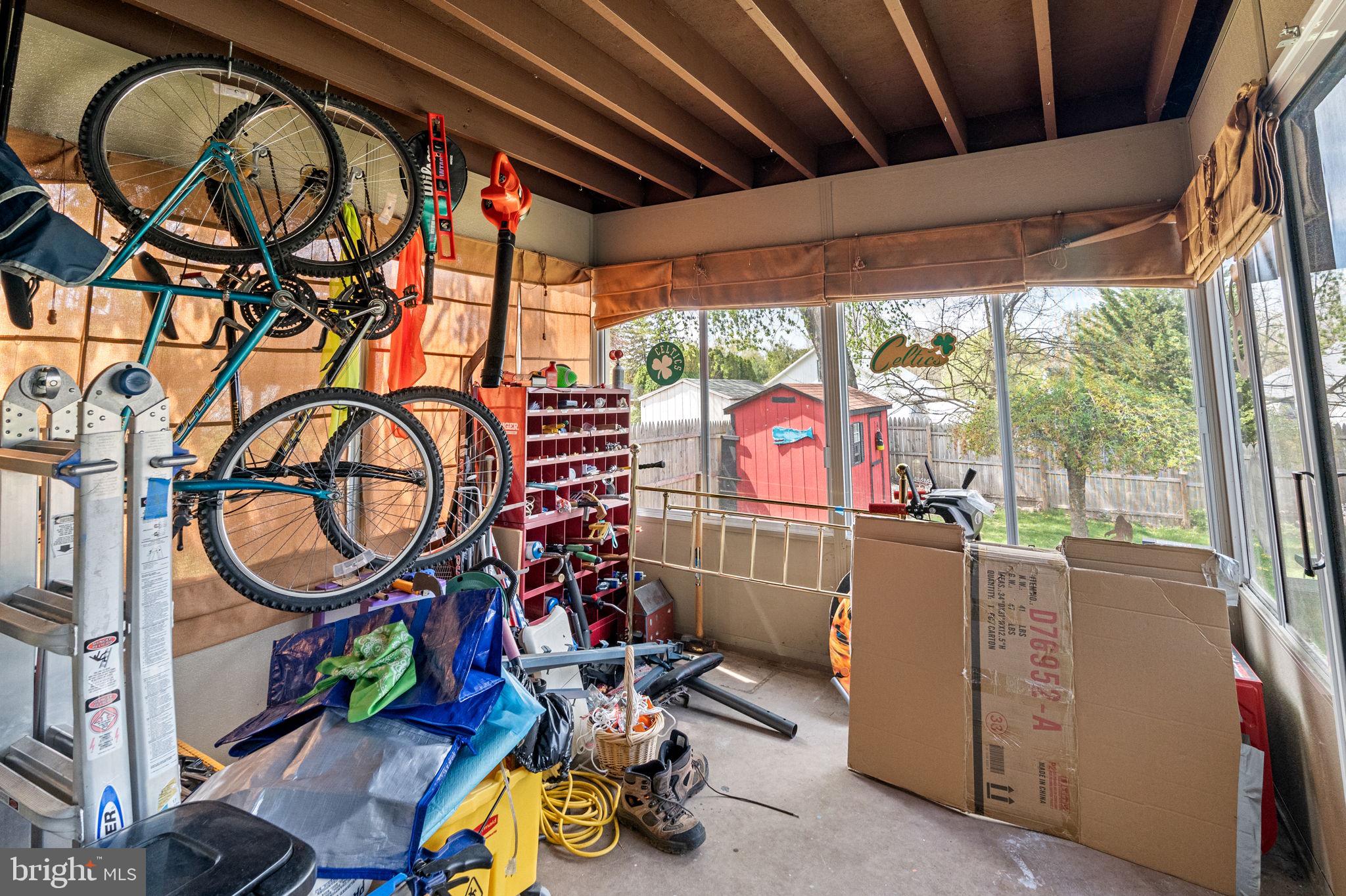 PINE KNOLL - Residential