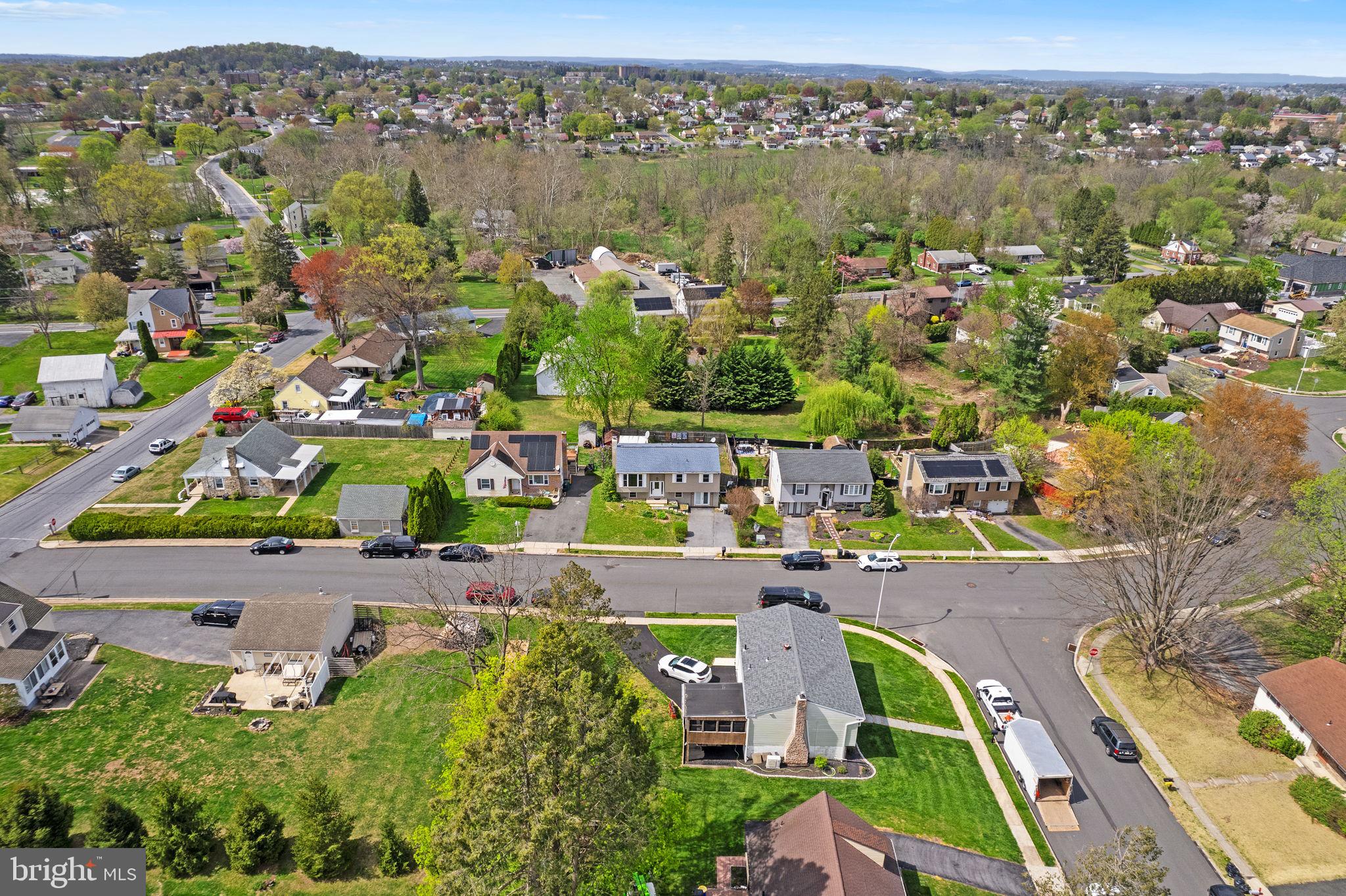 PINE KNOLL - Residential