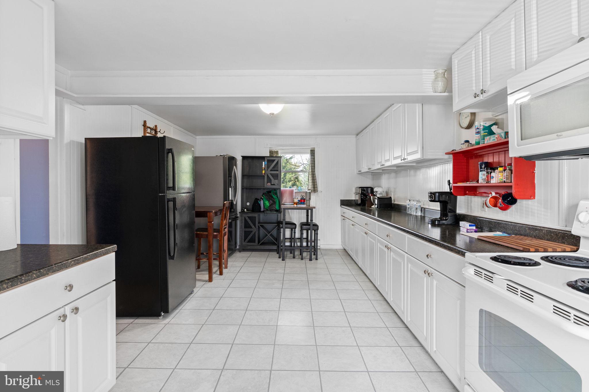 PINE KNOLL - Residential