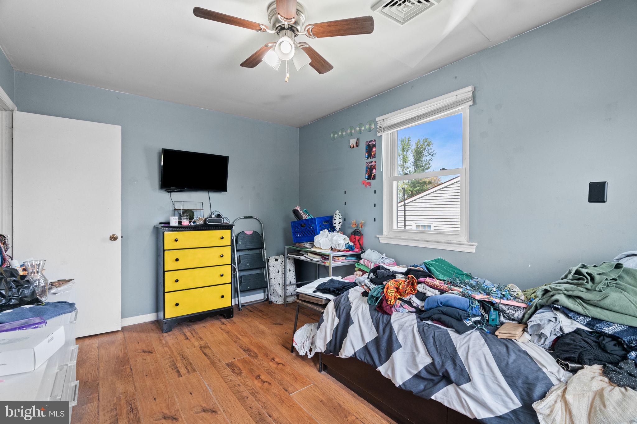 PINE KNOLL - Residential