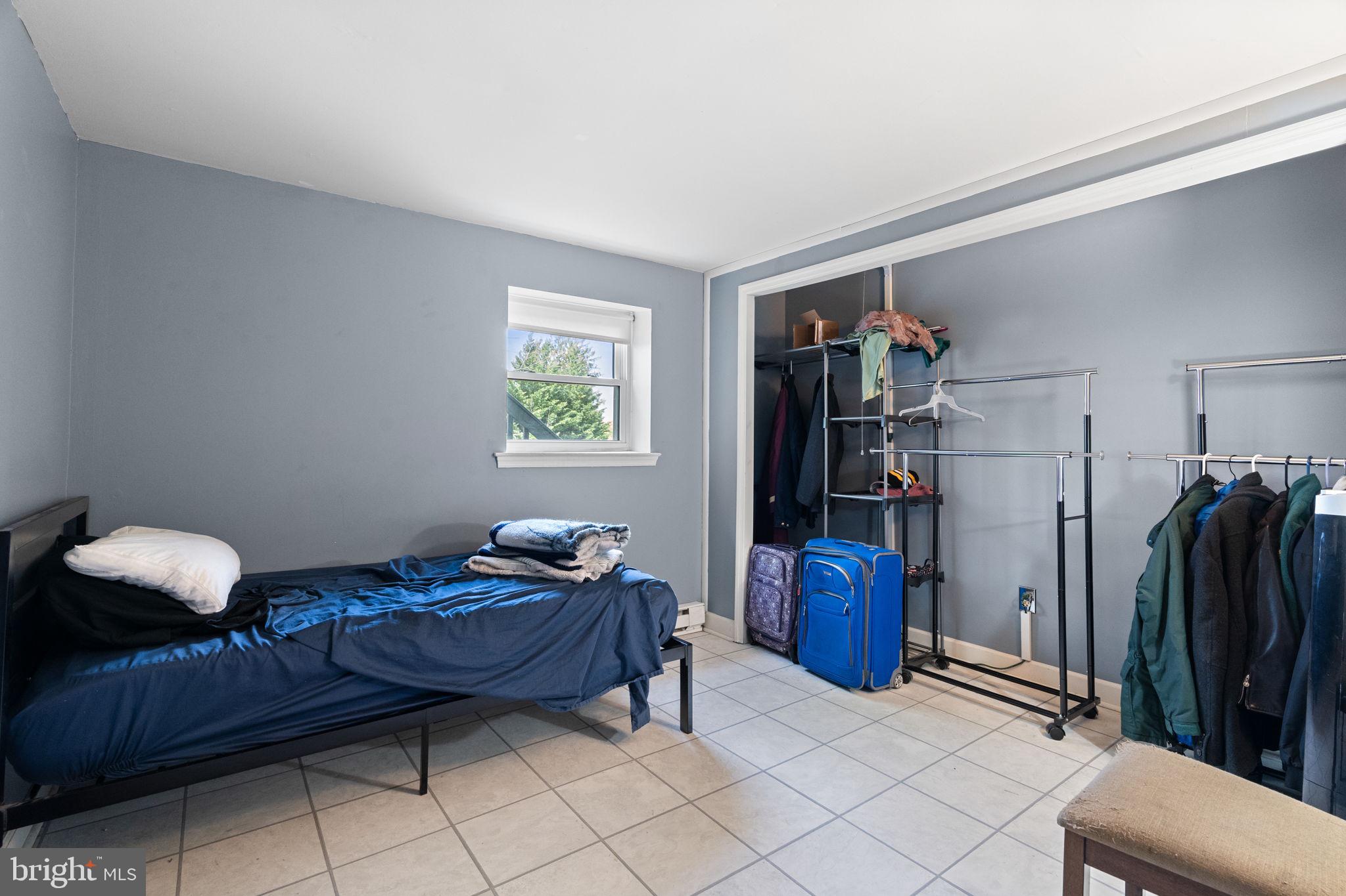 PINE KNOLL - Residential