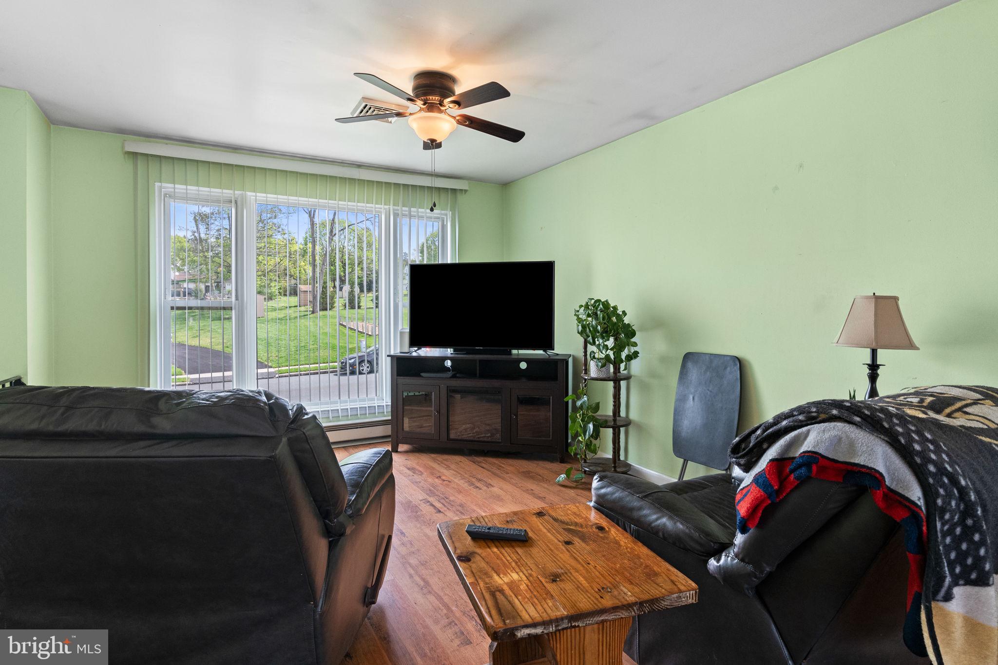 PINE KNOLL - Residential