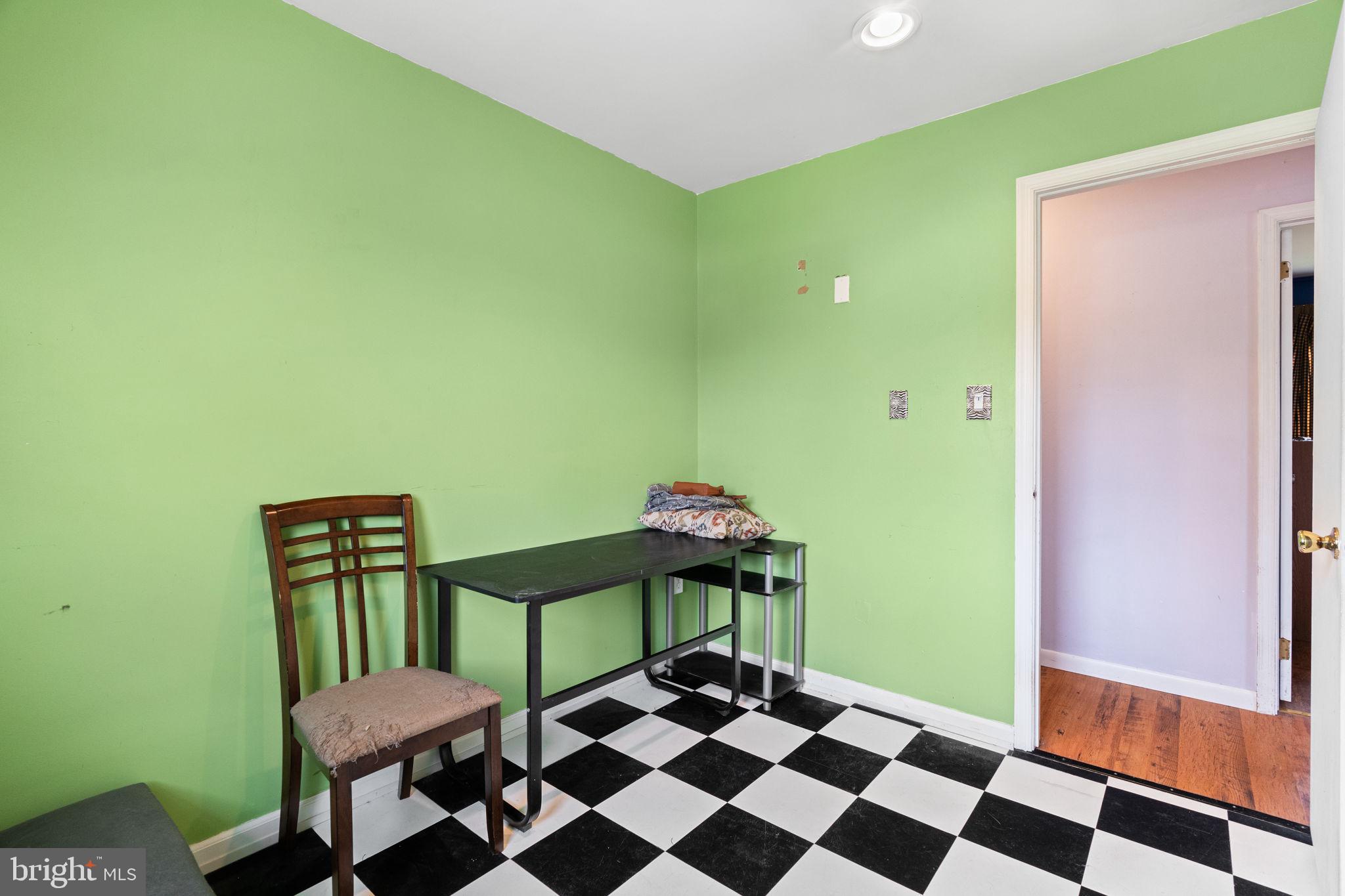 PINE KNOLL - Residential