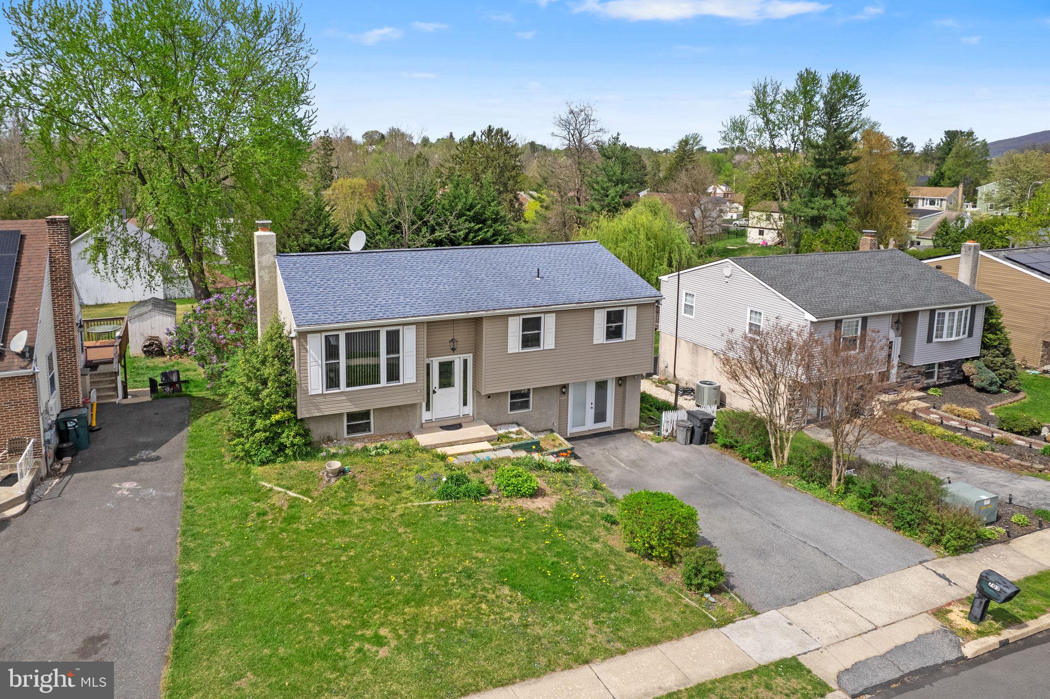 PINE KNOLL - Residential