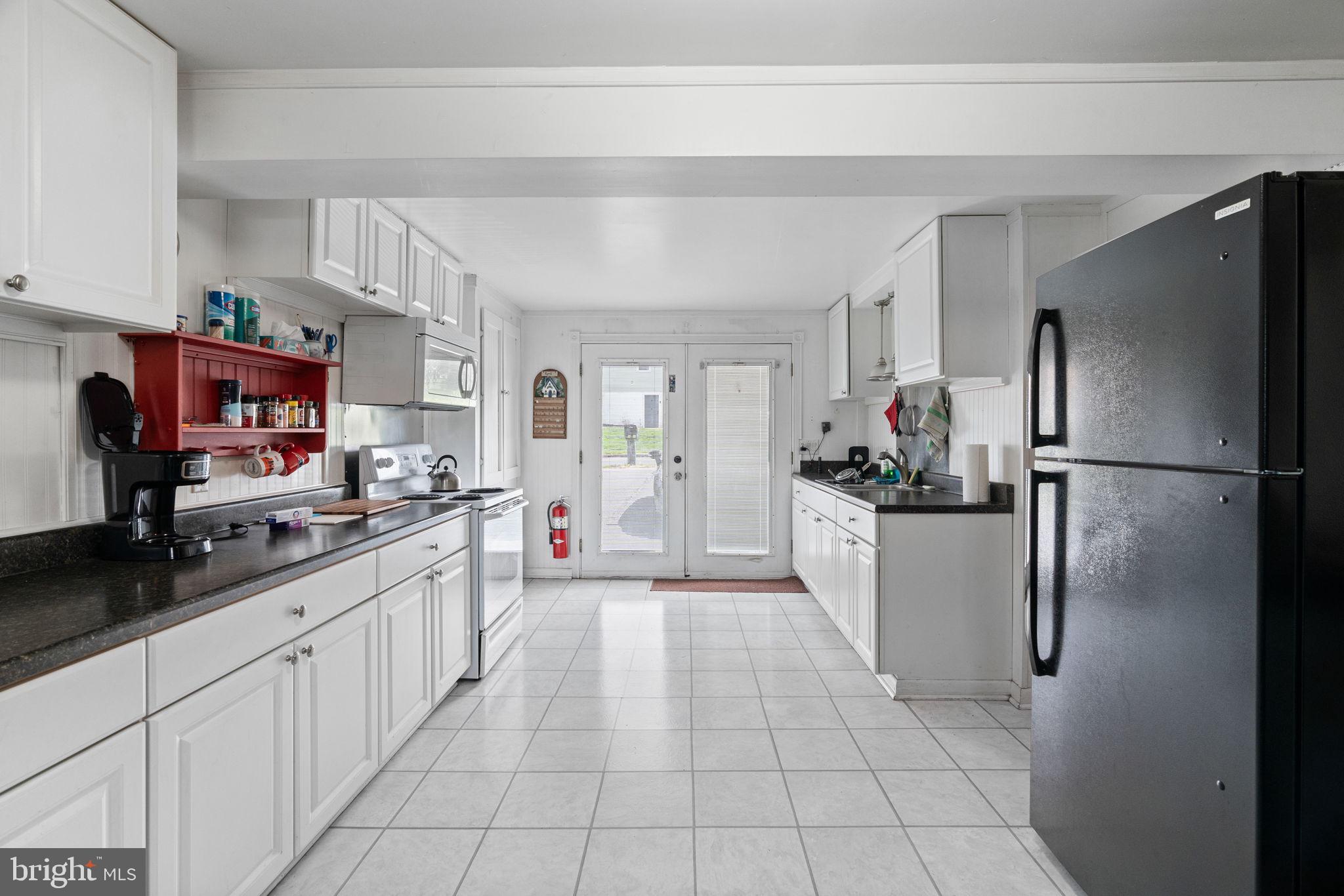 PINE KNOLL - Residential