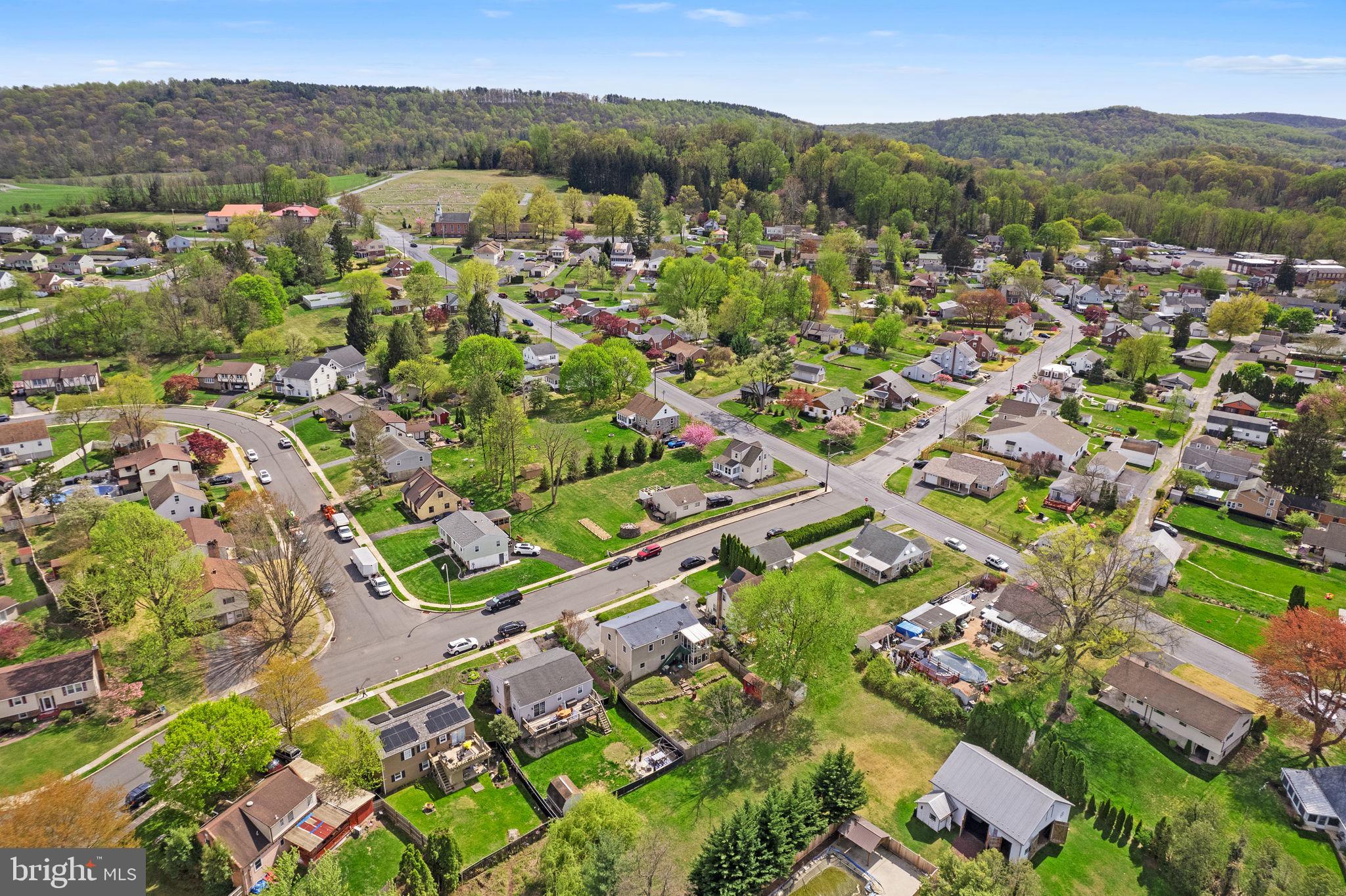 PINE KNOLL - Residential