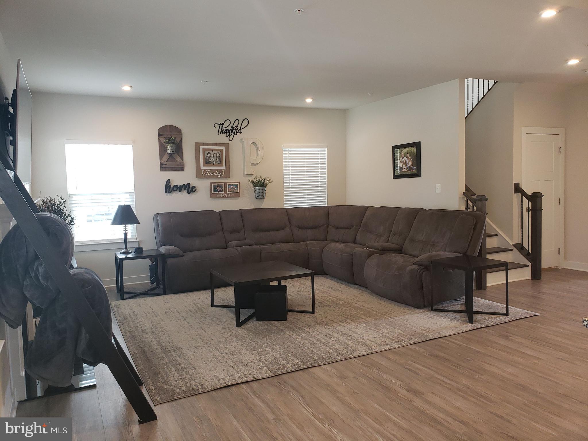 1322 BRAMBLE CIRCLE