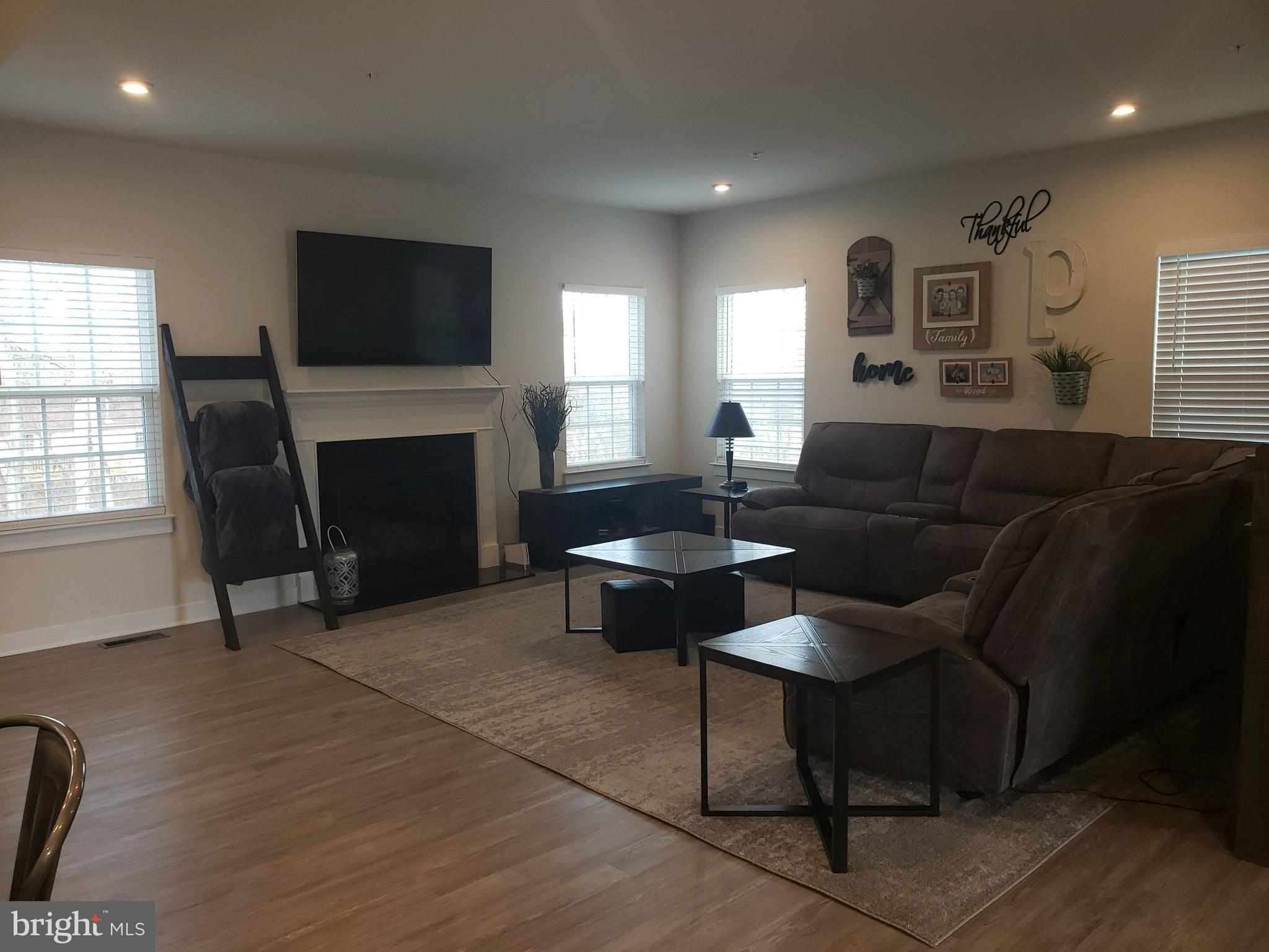 TWO RIVERS - Residential