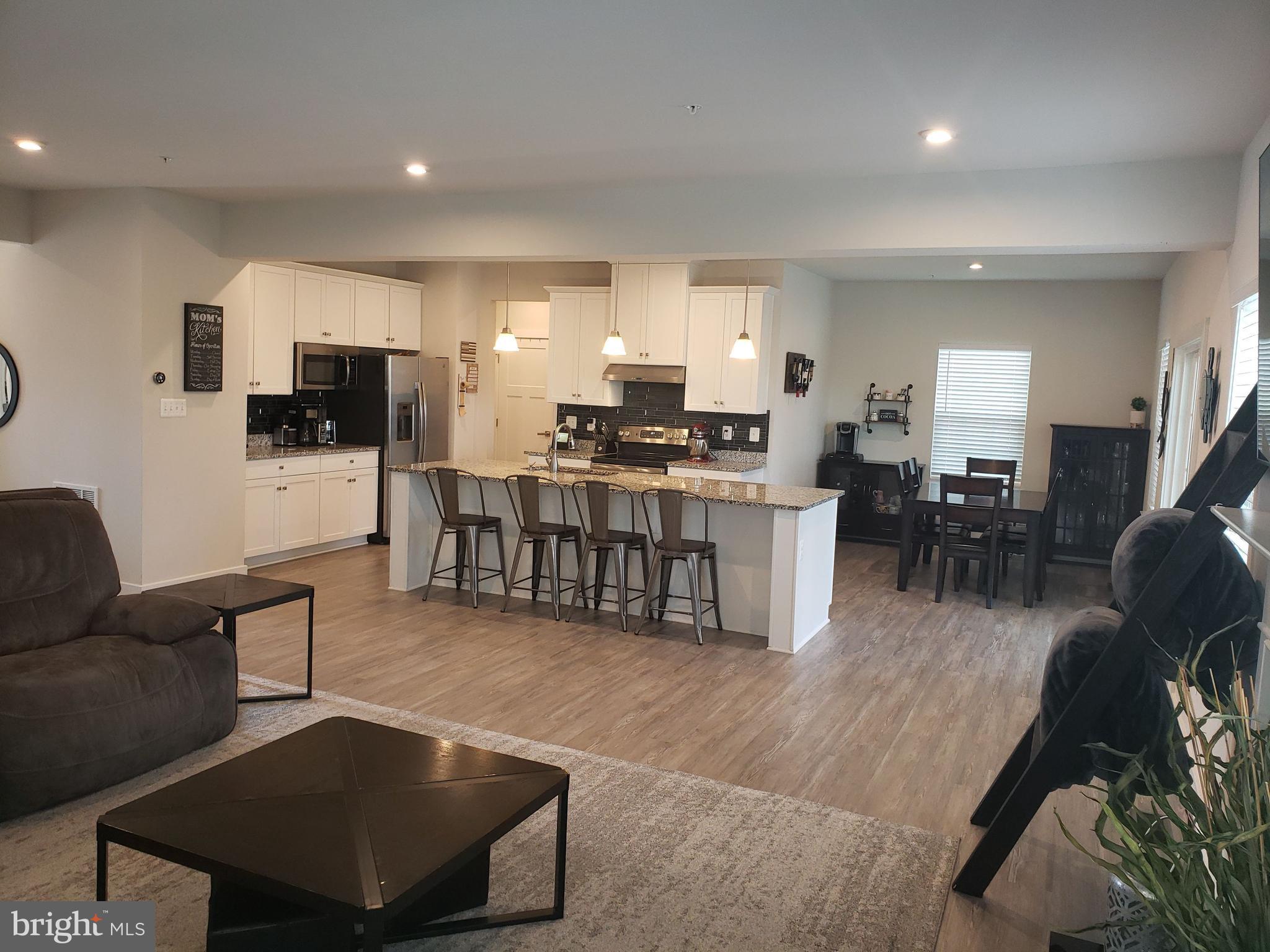 1322 BRAMBLE CIRCLE