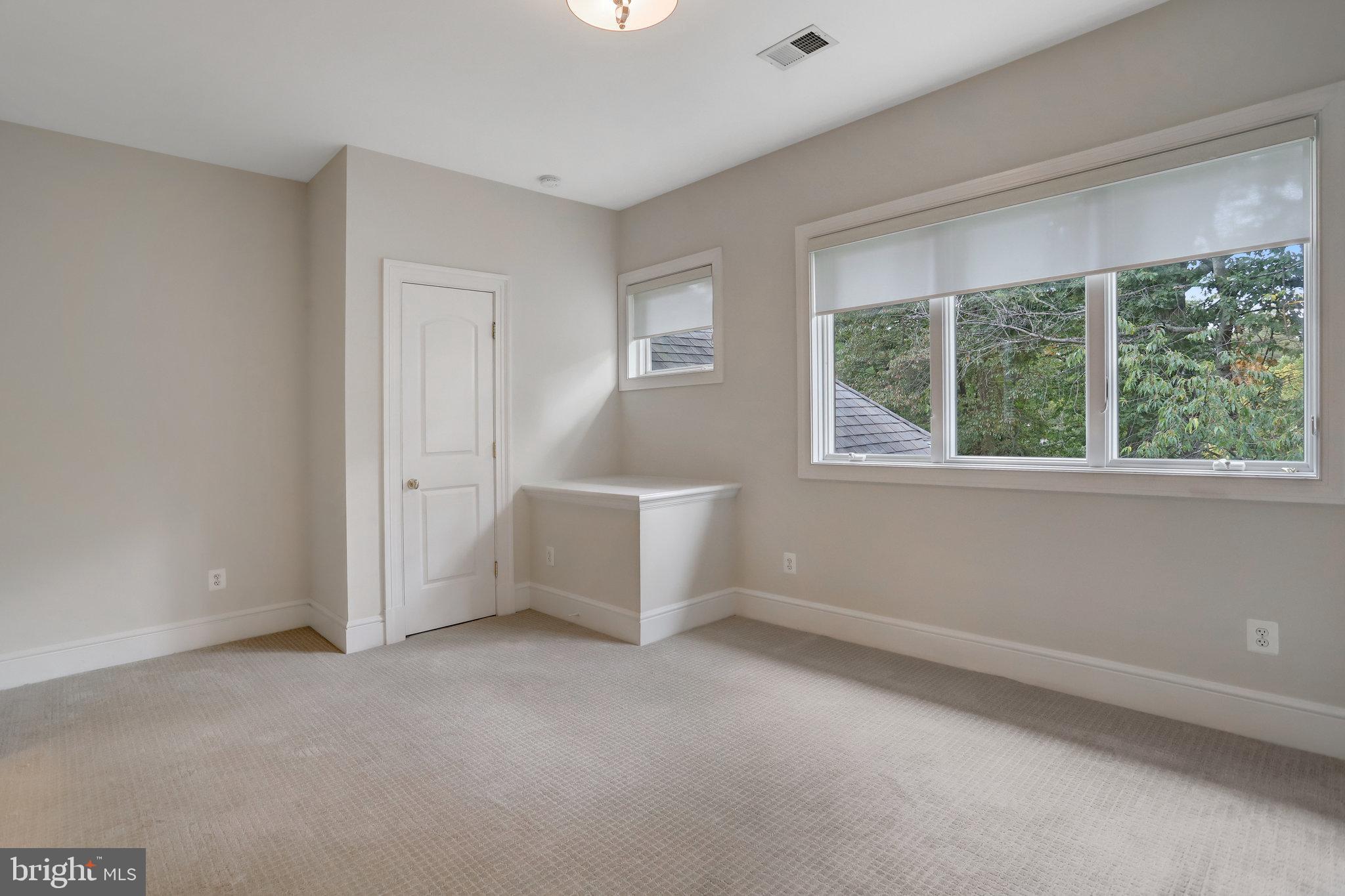 COUNTRY CLUB HILLS - Residential