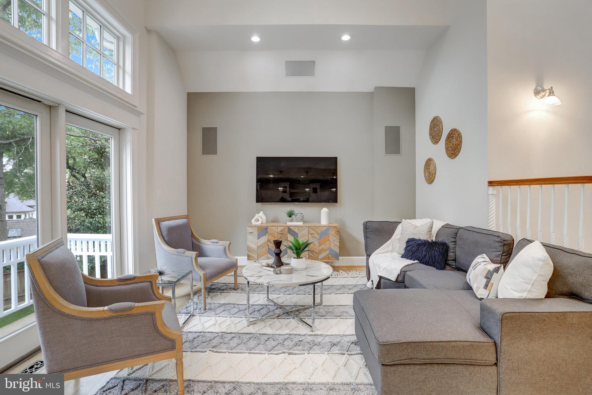 COUNTRY CLUB HILLS - Residential