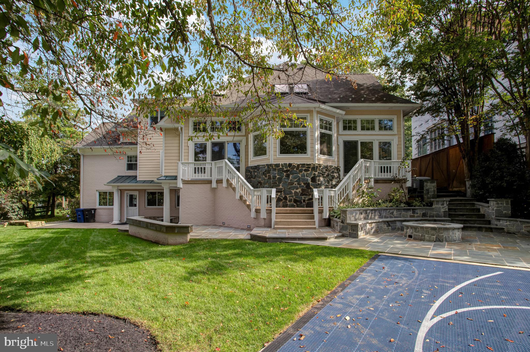 COUNTRY CLUB HILLS - Residential