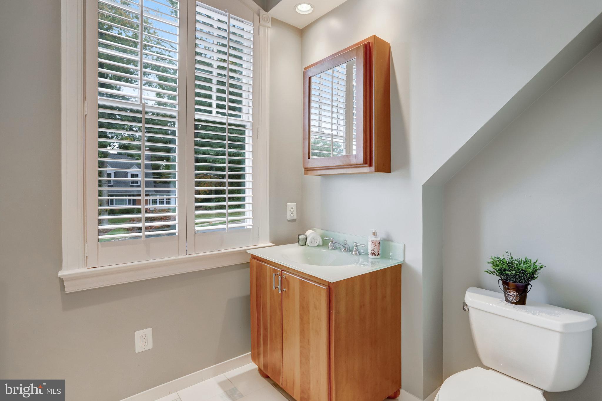 COUNTRY CLUB HILLS - Residential