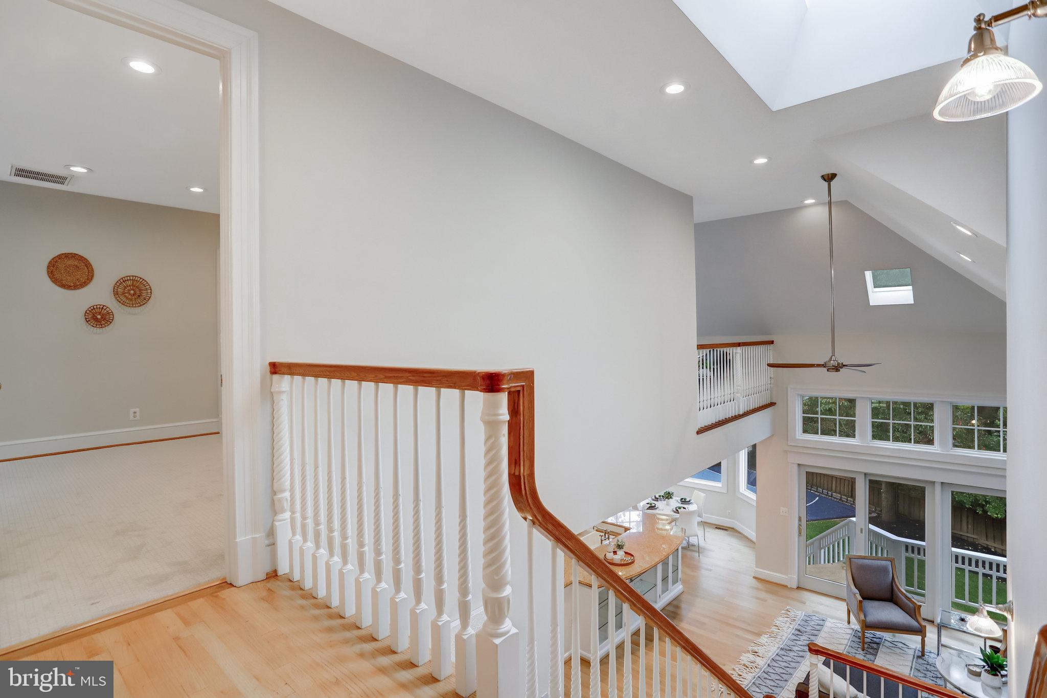 COUNTRY CLUB HILLS - Residential