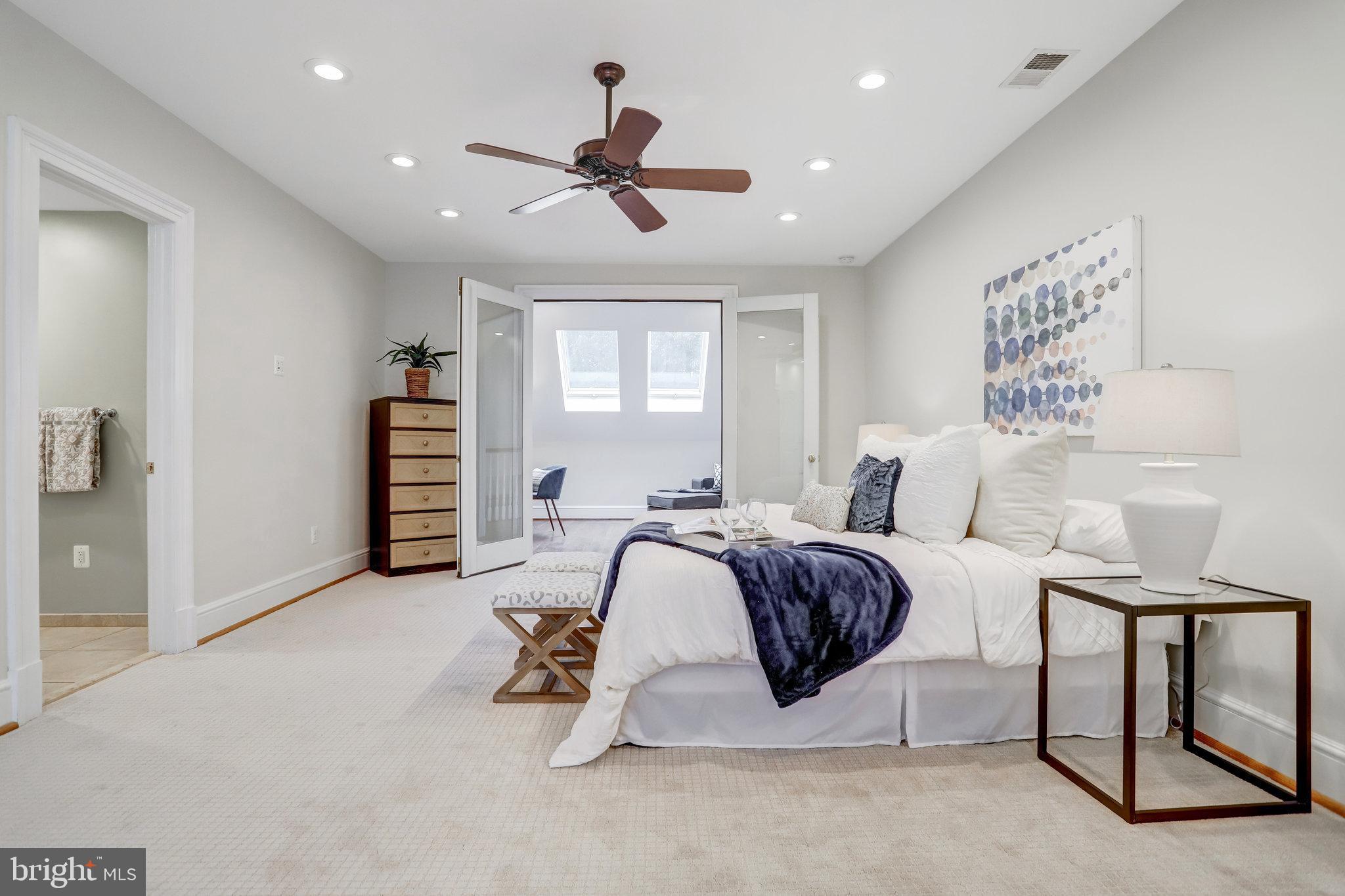 COUNTRY CLUB HILLS - Residential