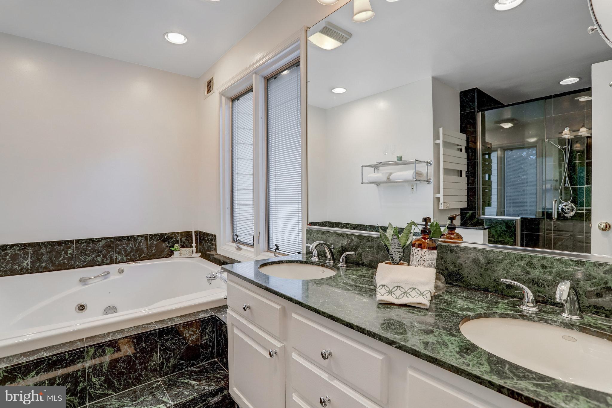 COUNTRY CLUB HILLS - Residential