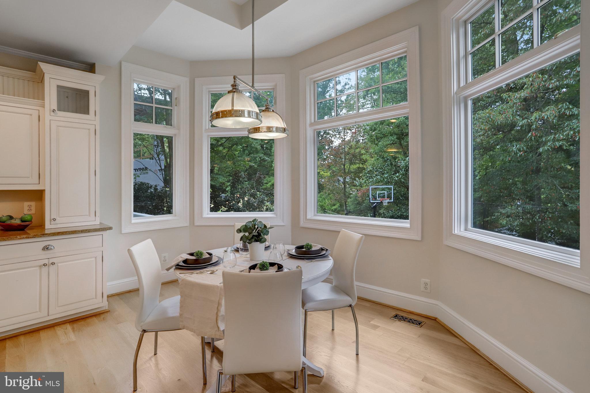 COUNTRY CLUB HILLS - Residential