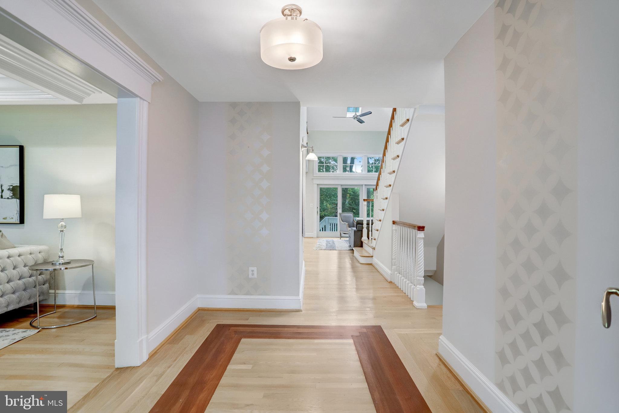 COUNTRY CLUB HILLS - Residential