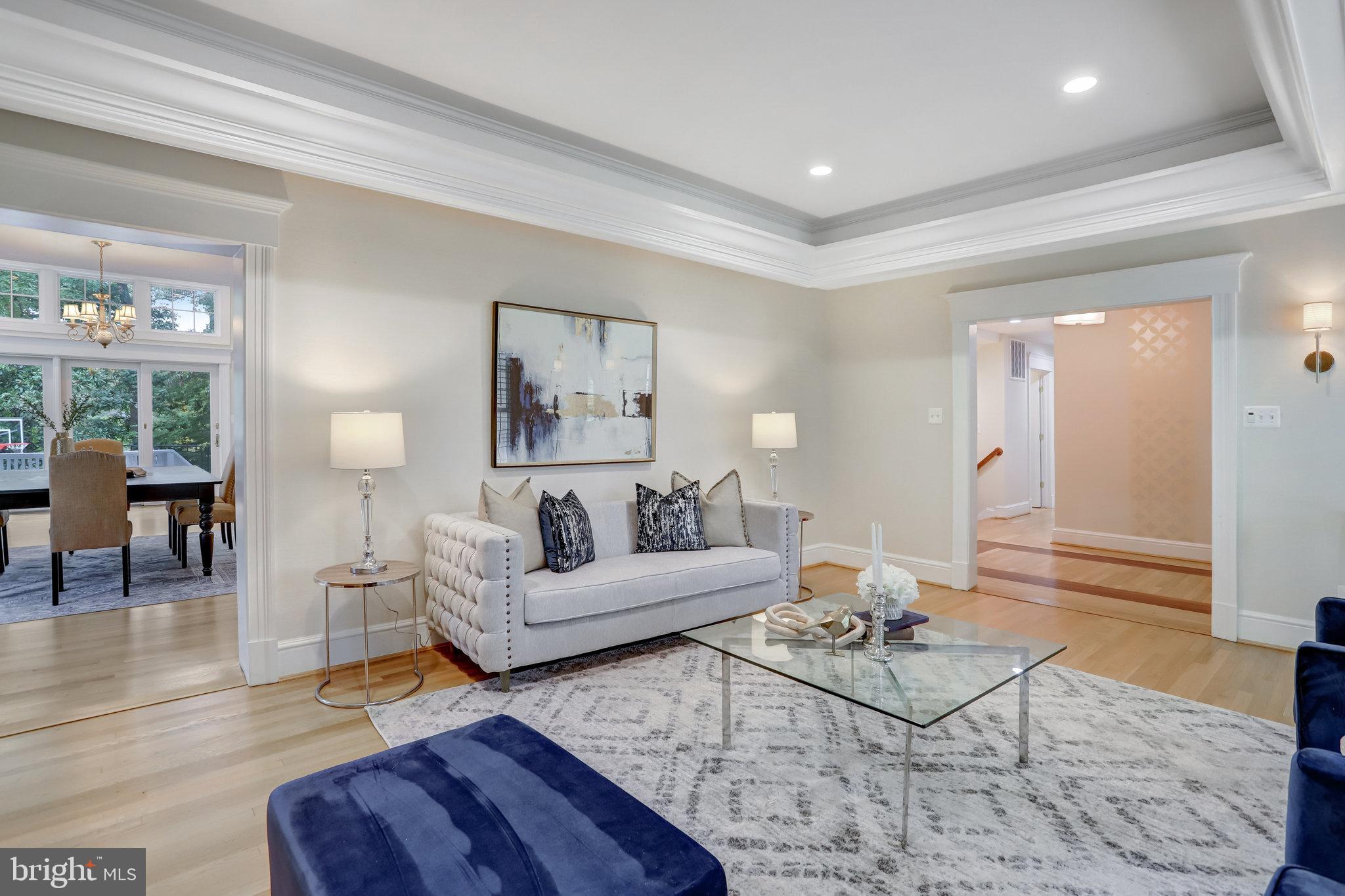 COUNTRY CLUB HILLS - Residential