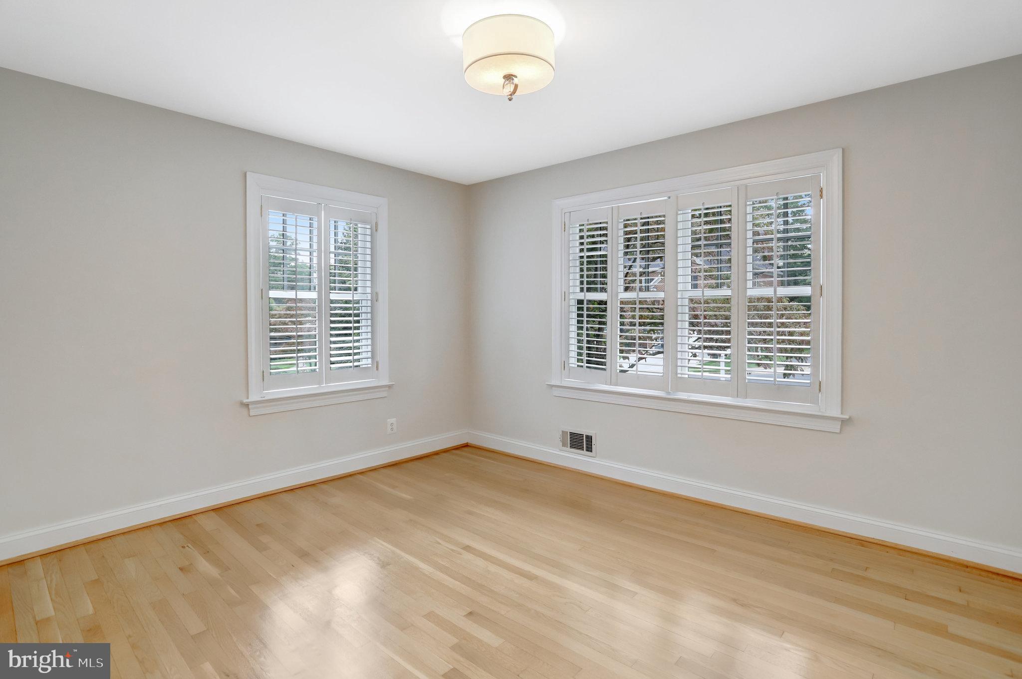 COUNTRY CLUB HILLS - Residential