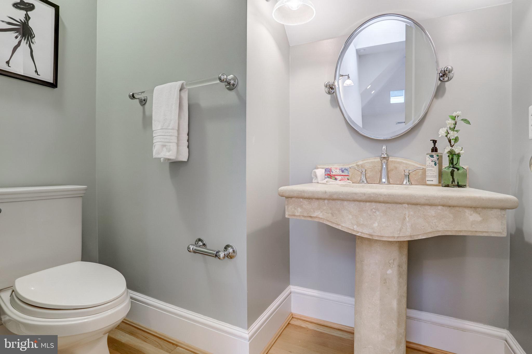 COUNTRY CLUB HILLS - Residential