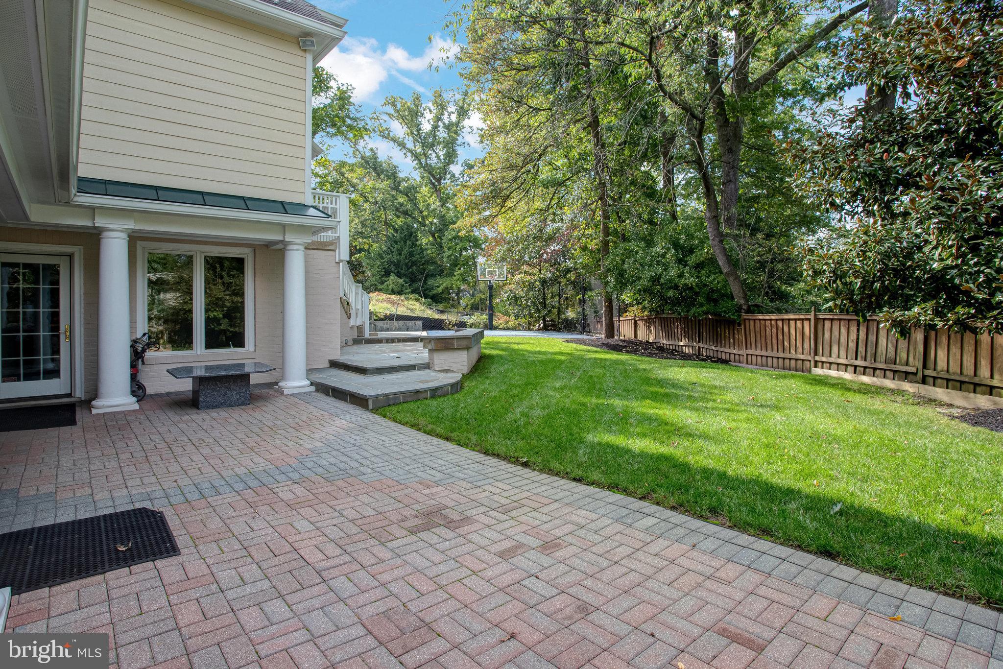 COUNTRY CLUB HILLS - Residential