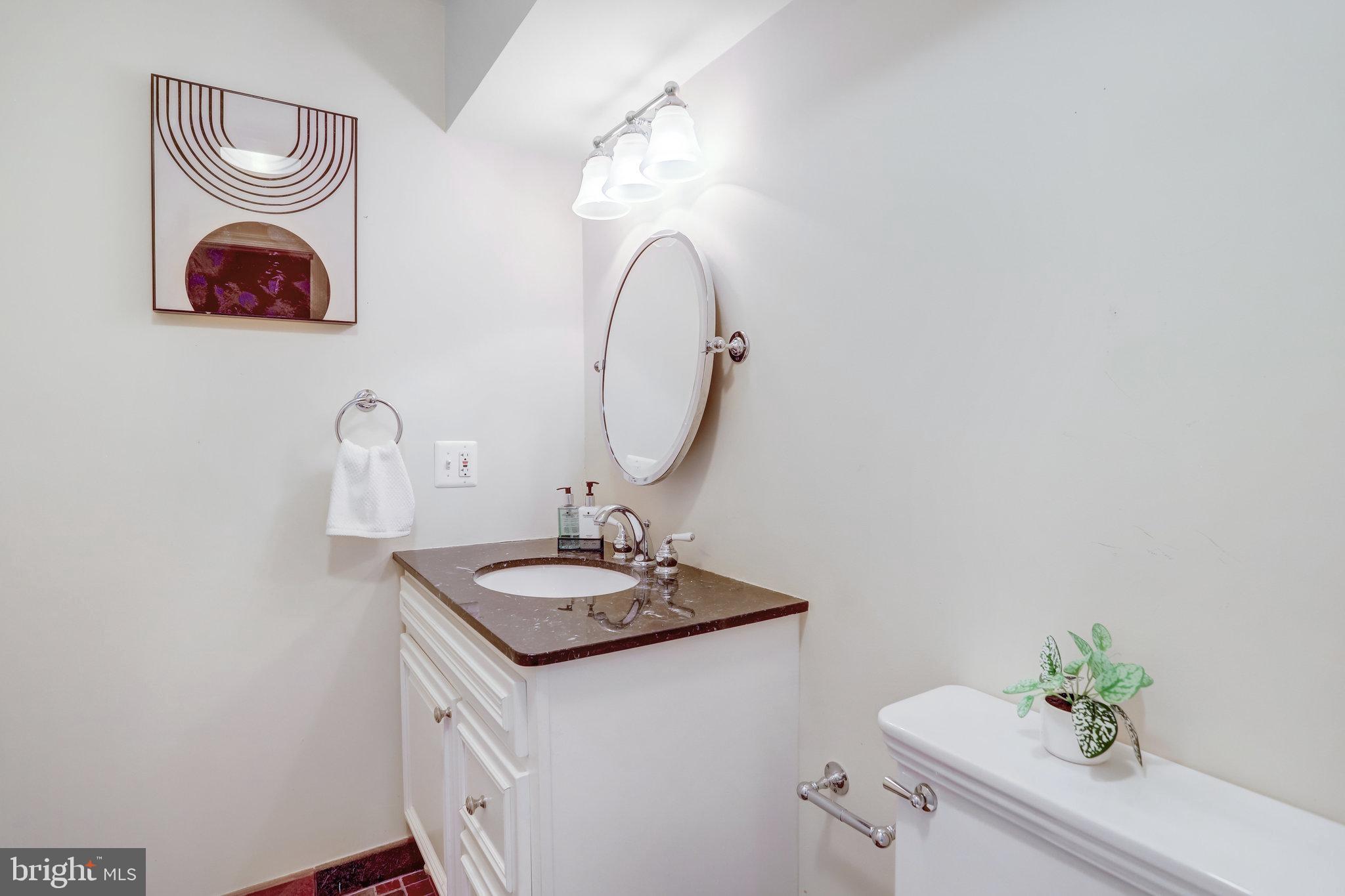 COUNTRY CLUB HILLS - Residential