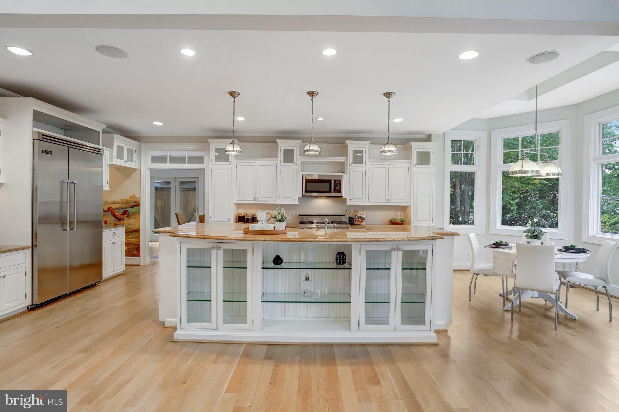 COUNTRY CLUB HILLS - Residential