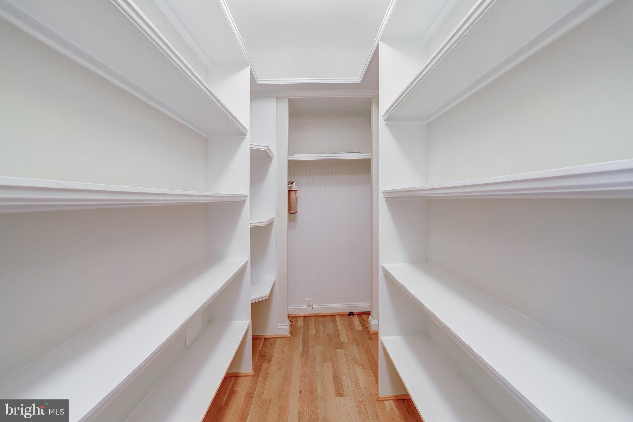 COUNTRY CLUB HILLS - Residential