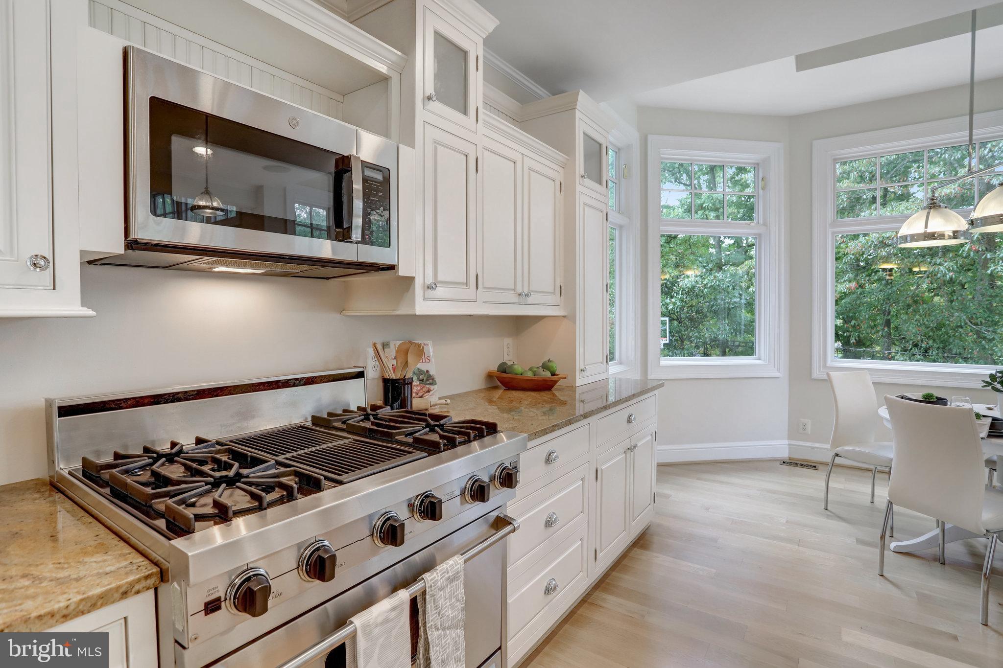 COUNTRY CLUB HILLS - Residential