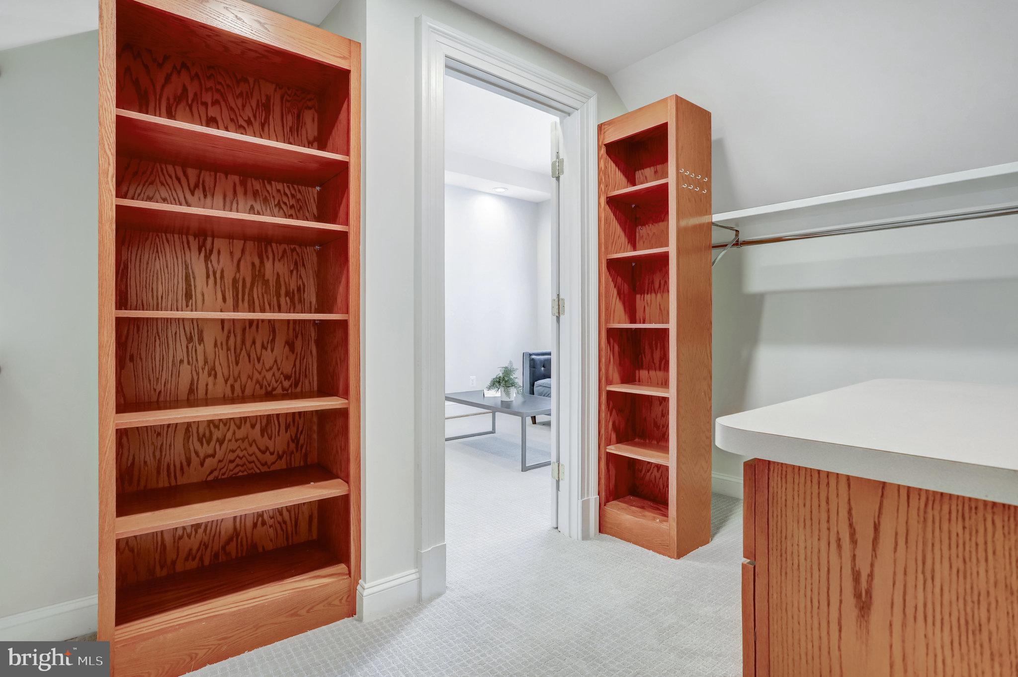 COUNTRY CLUB HILLS - Residential