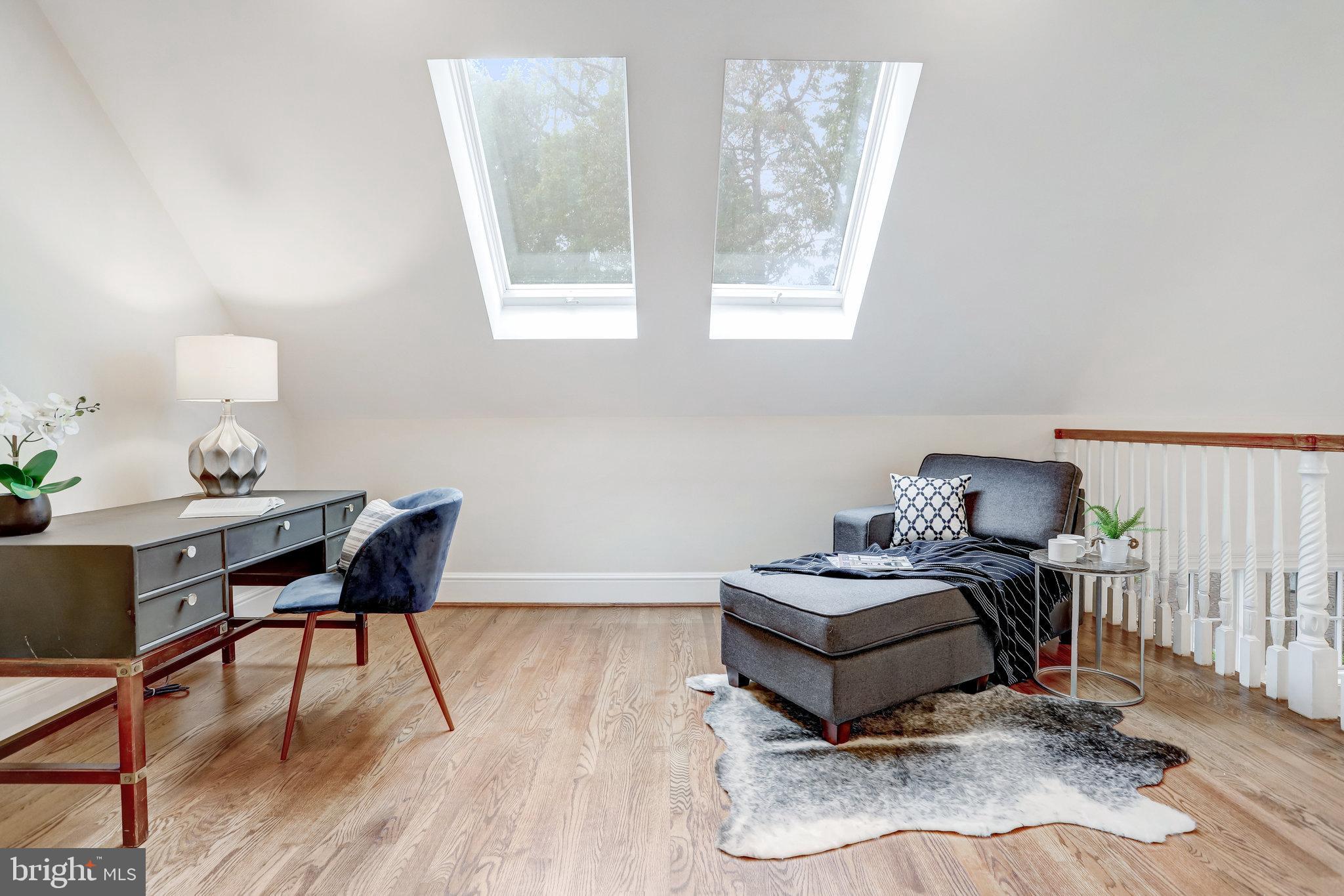 COUNTRY CLUB HILLS - Residential