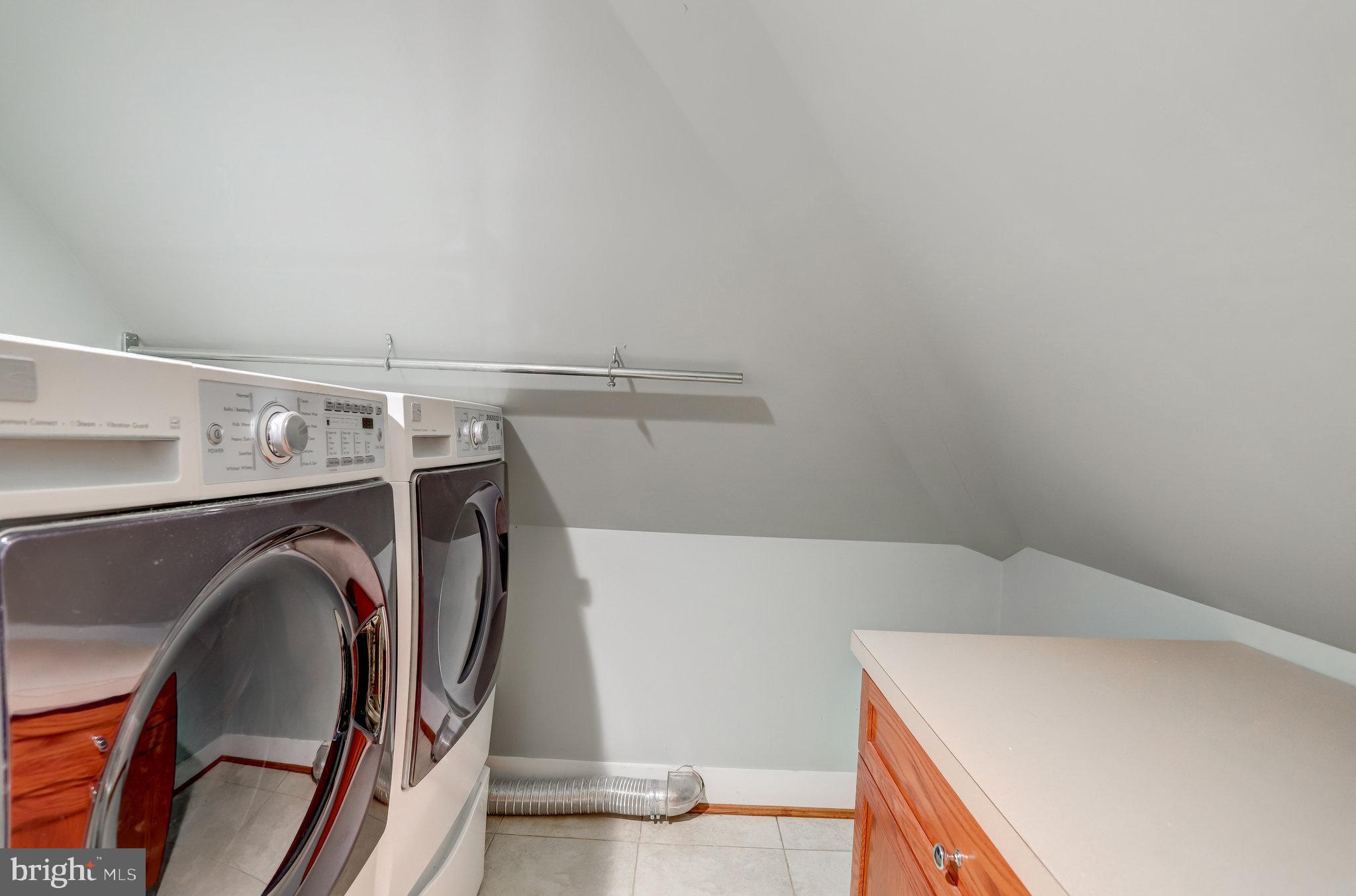 COUNTRY CLUB HILLS - Residential