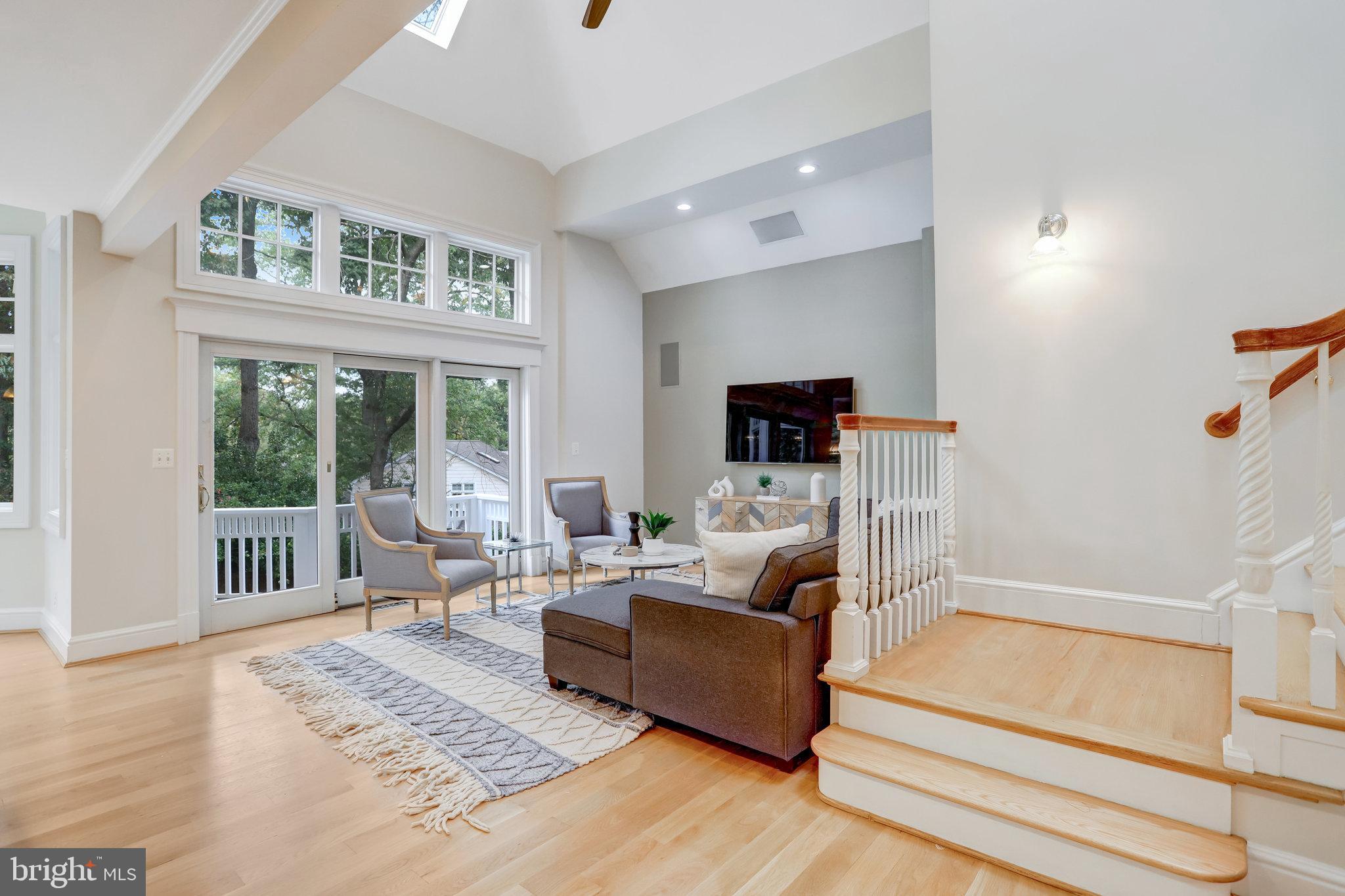 COUNTRY CLUB HILLS - Residential