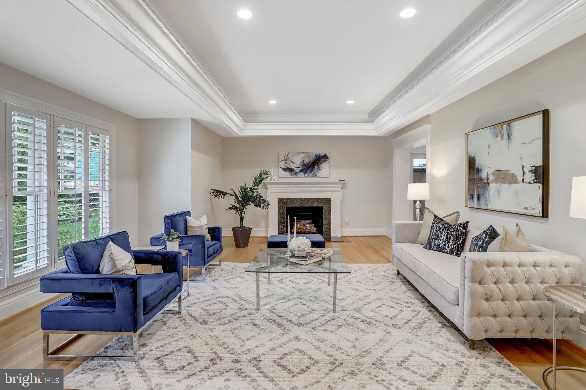 COUNTRY CLUB HILLS - Residential