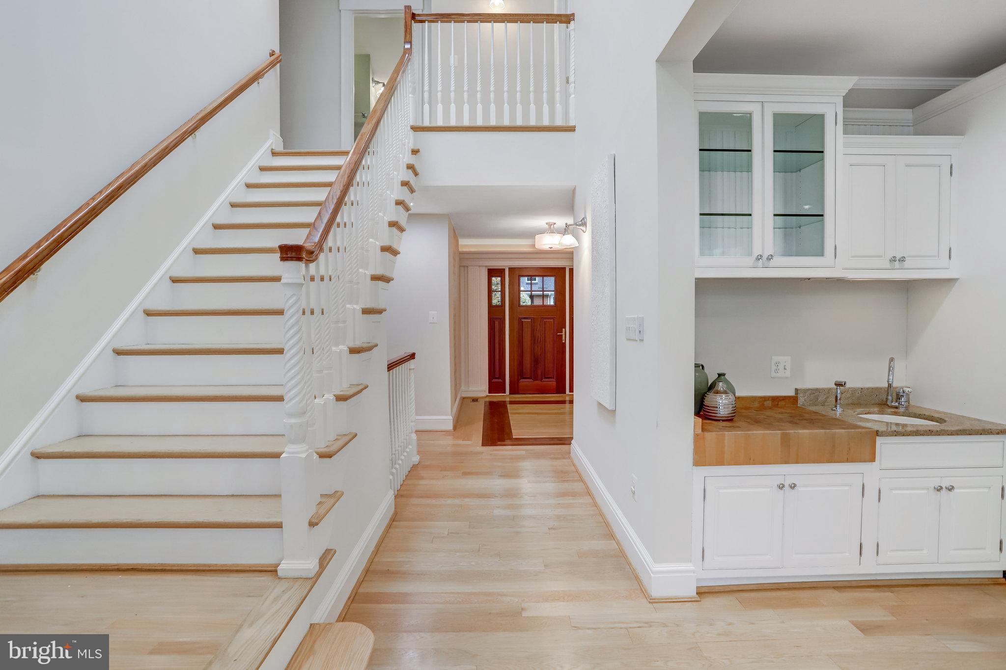 COUNTRY CLUB HILLS - Residential