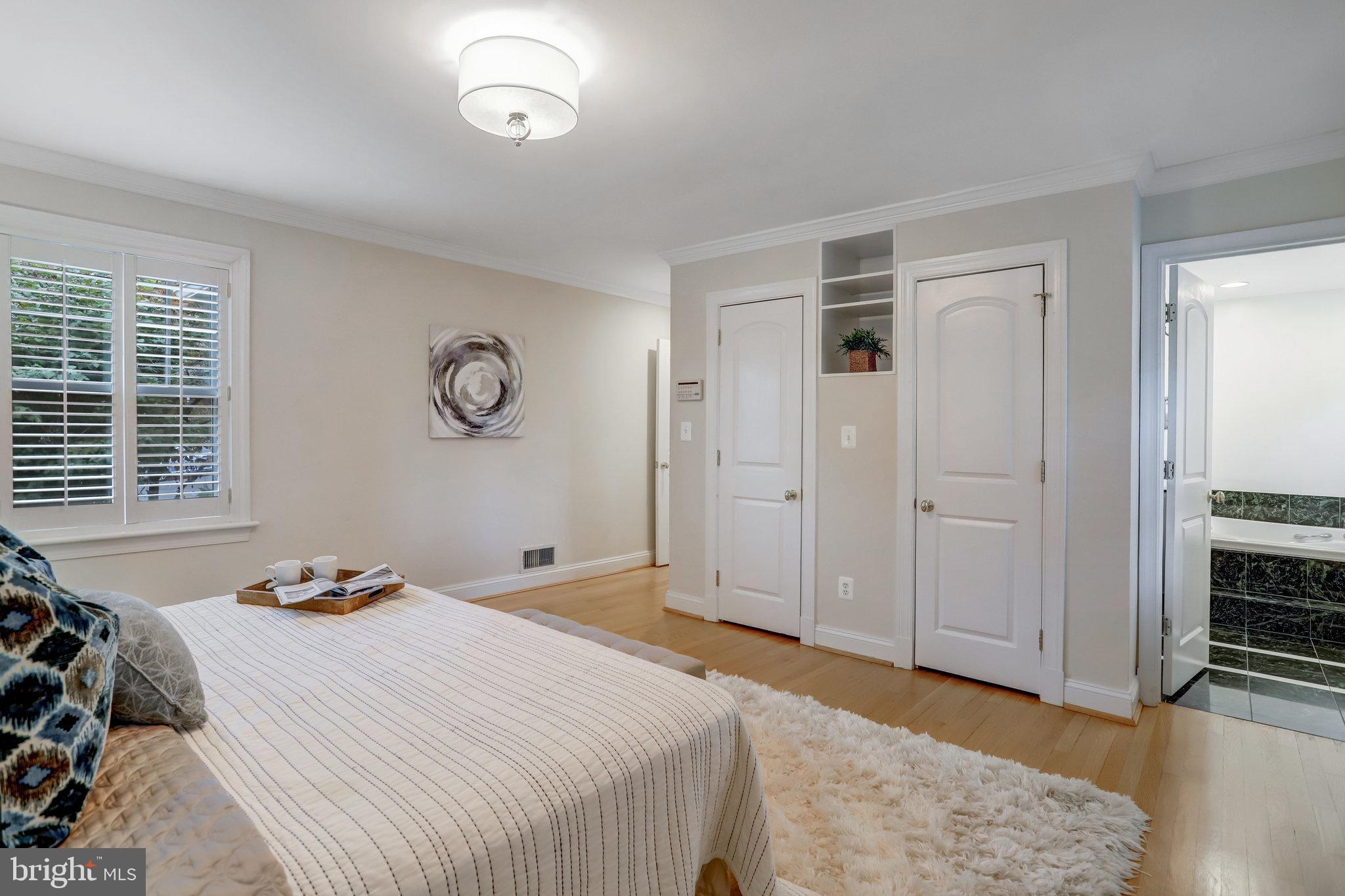 COUNTRY CLUB HILLS - Residential