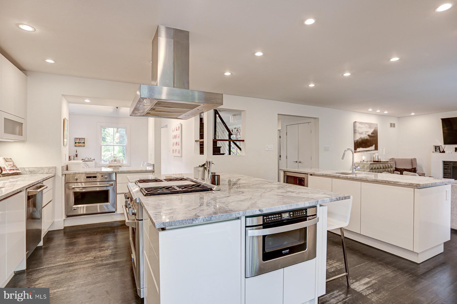 BRADLEY HILLS - Residential