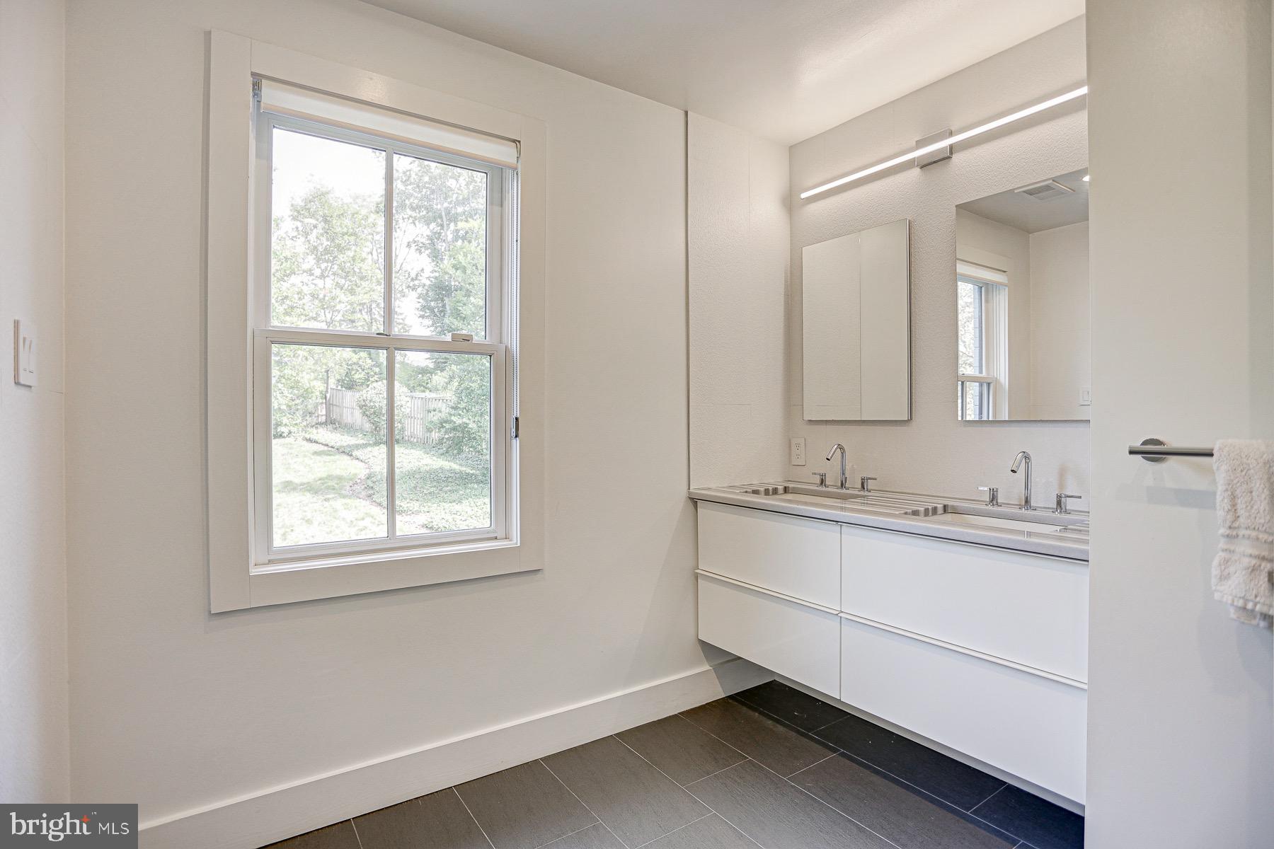 BRADLEY HILLS - Residential