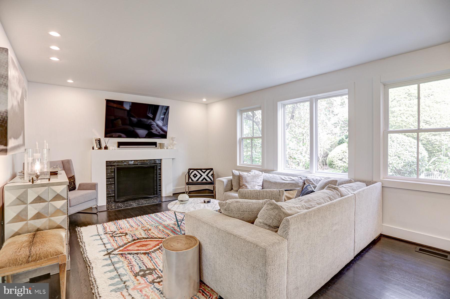 BRADLEY HILLS - Residential